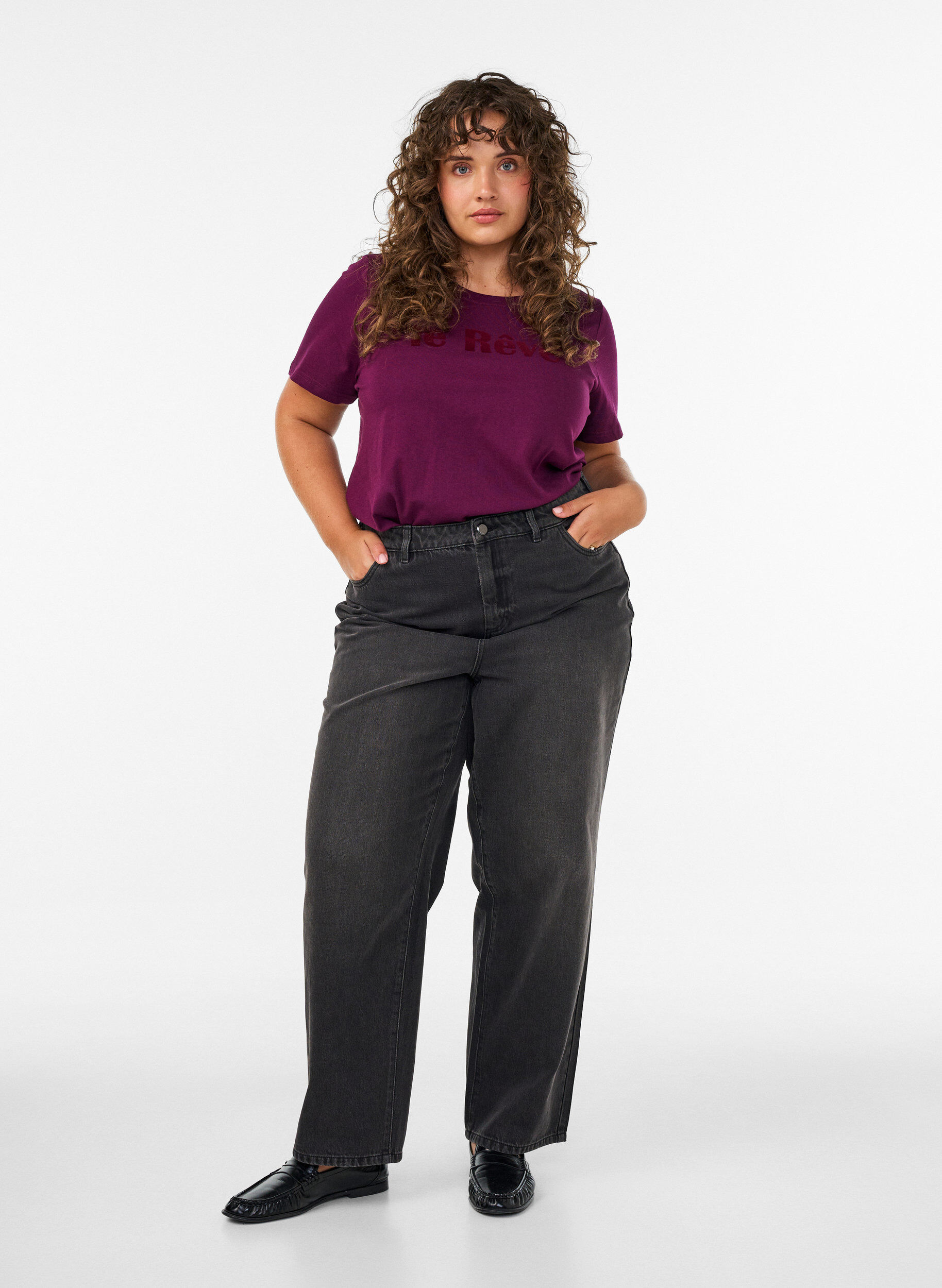 ZizziT-shirt i &oslash;kologisk bomuld med velourtekst, Lilla, Model image number 1