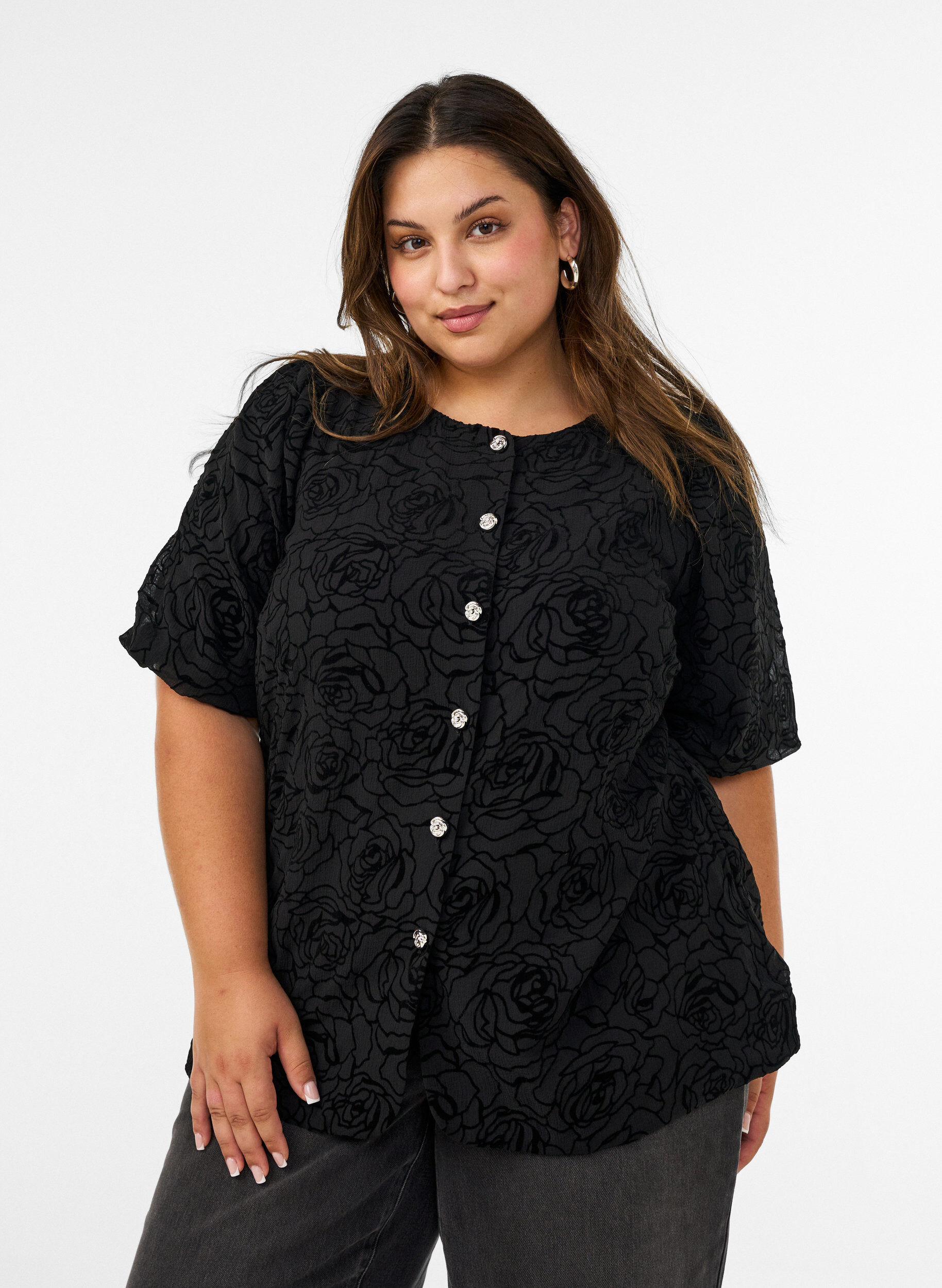 ZizziBluse med blomsterm&oslash;nster og ballon&aelig;rmer, Sort, Model image number 0