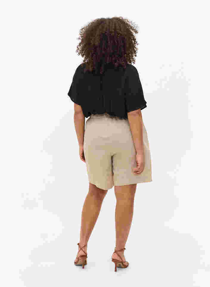 Løse shorts i viskose, Oxford Tan, Model