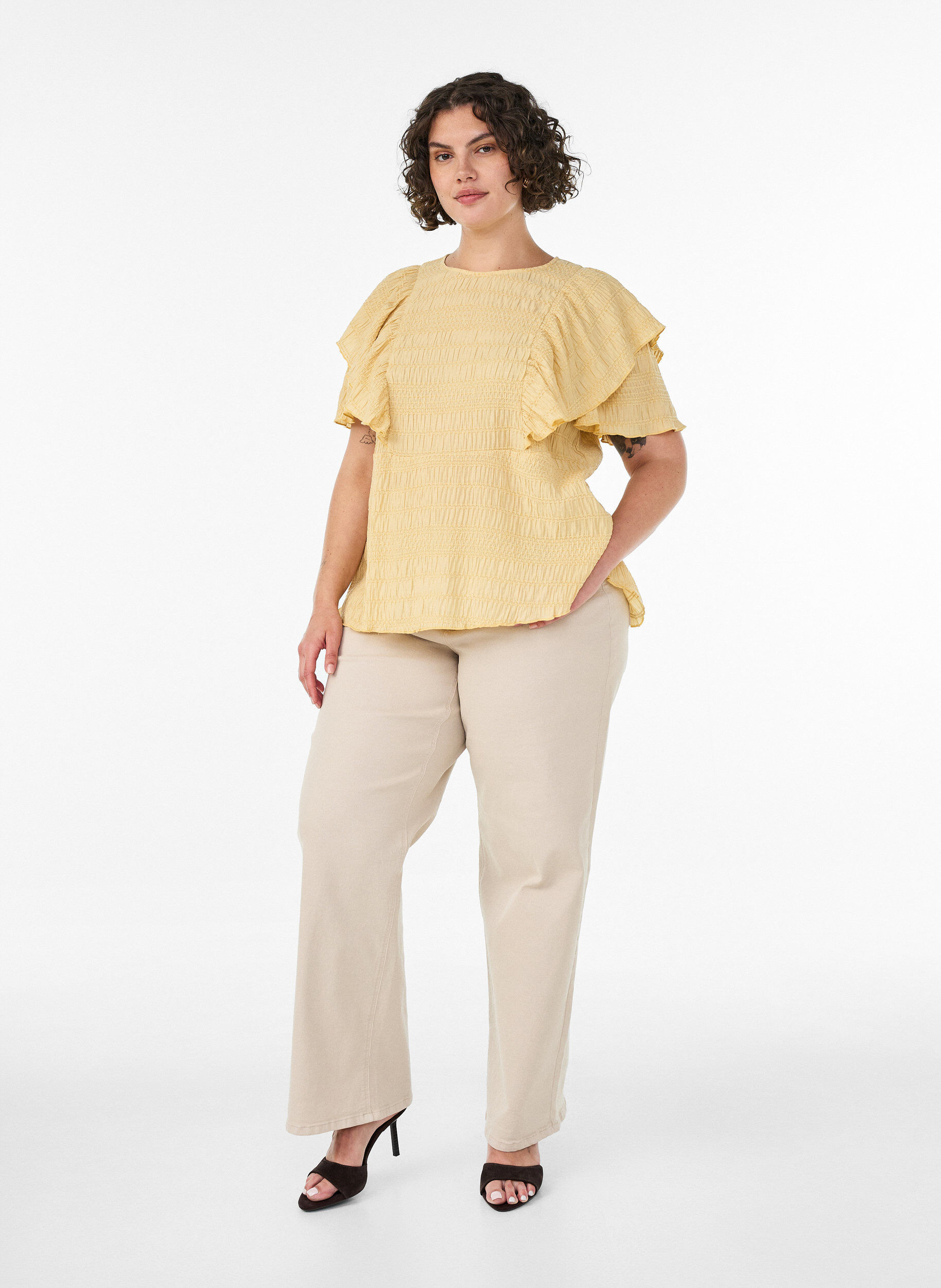 ZizziBluse med smock-struktur og fl&aelig;se&aelig;rmer, Gul, Model image number 1