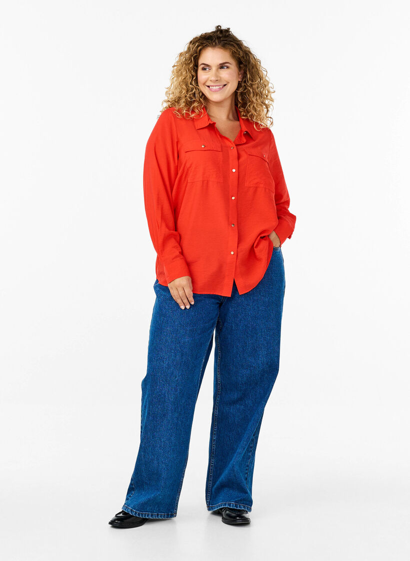 Skjorte med krave og brystlommer, Rød, Model image number 1