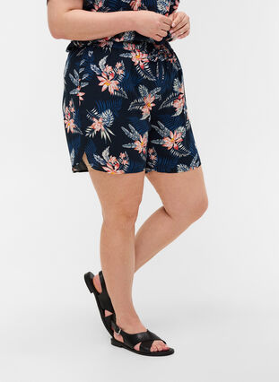 Viskose shorts med print og lommer, Blue Flower Leaf AOP, Model image number 2