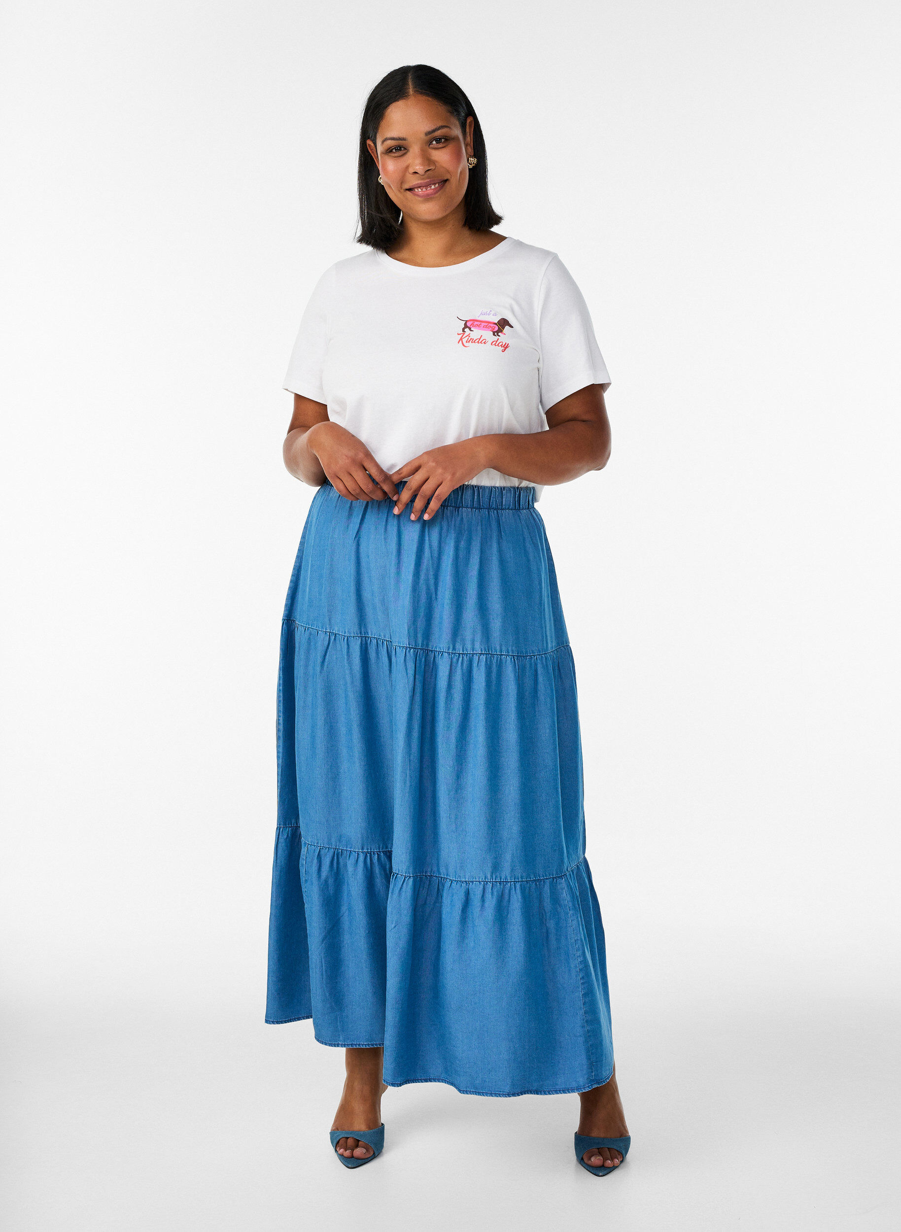 Denim maxinederdel med fl&aelig;ser, Bl&aring;, Model