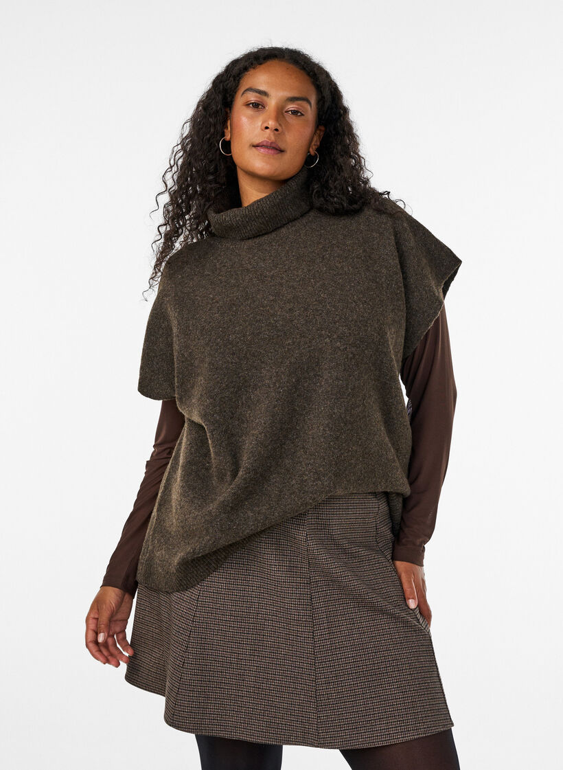 Strikvest med rullekrave, Brun, Model image number 0