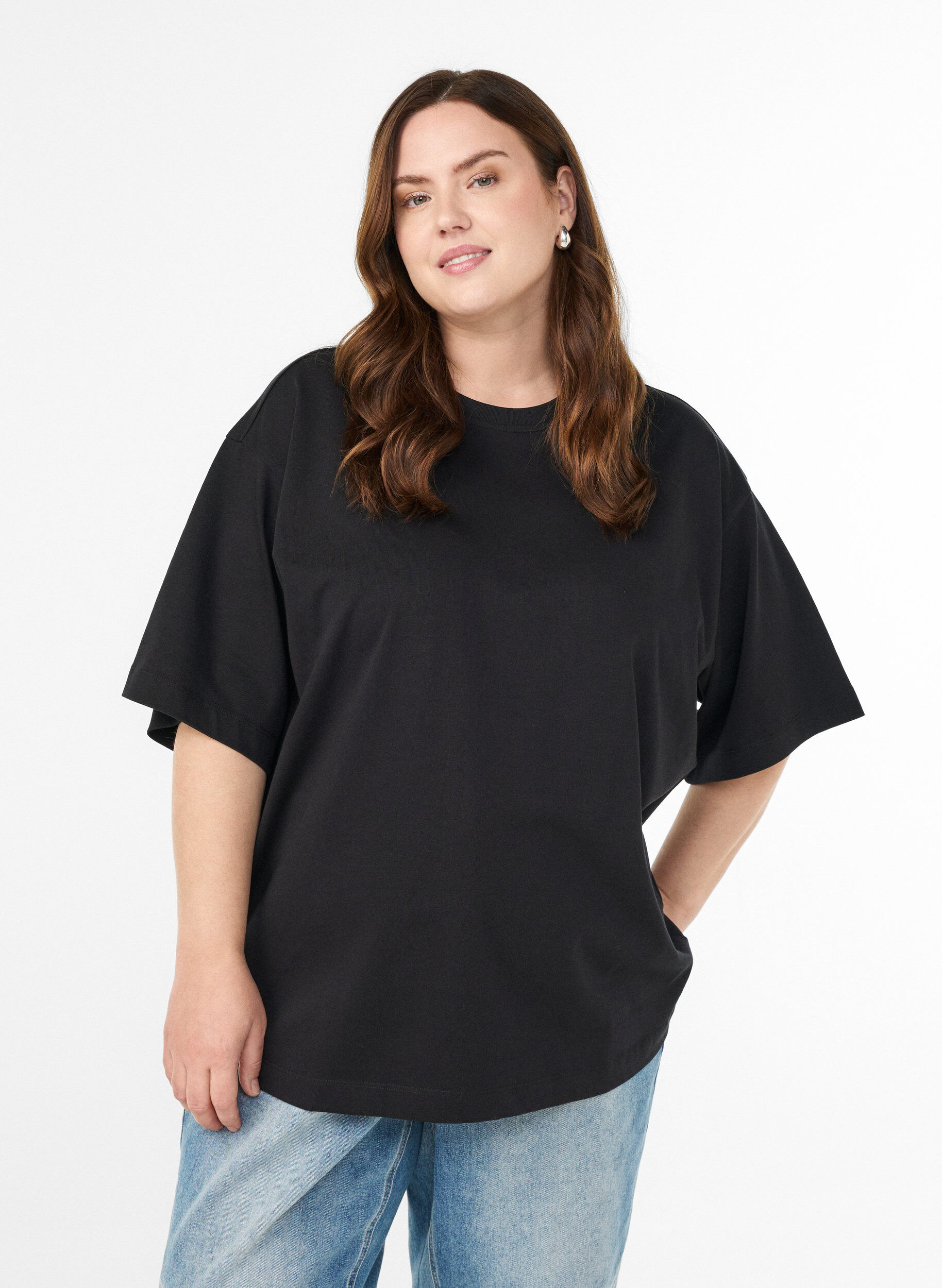 Oversize t-shirt med 1/2 &aelig;rmer, Sort, Model