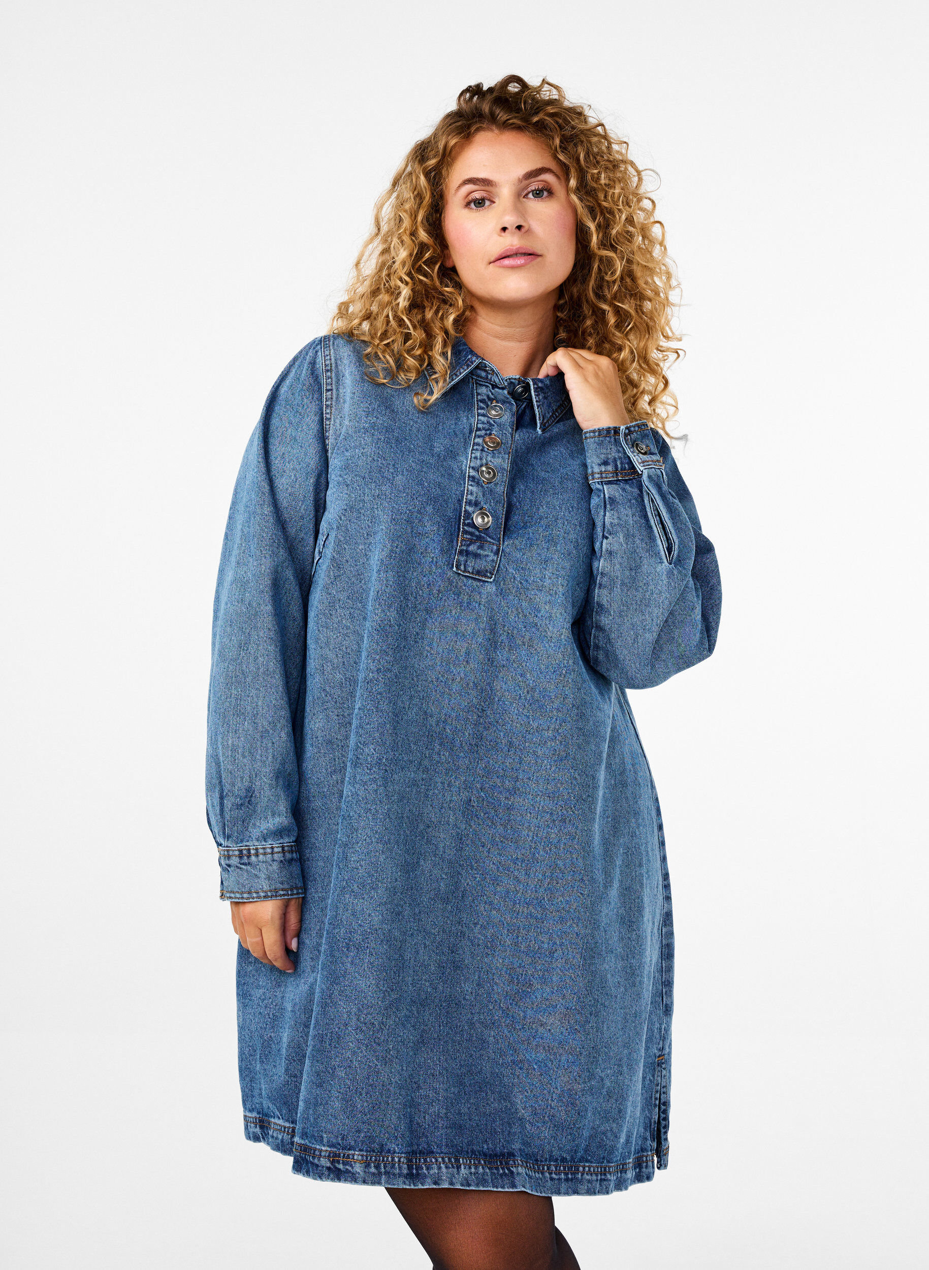 Zizzi Kort denimkjole med a-shape og lange &aelig;rmer, Blue Denim, Model image number 0