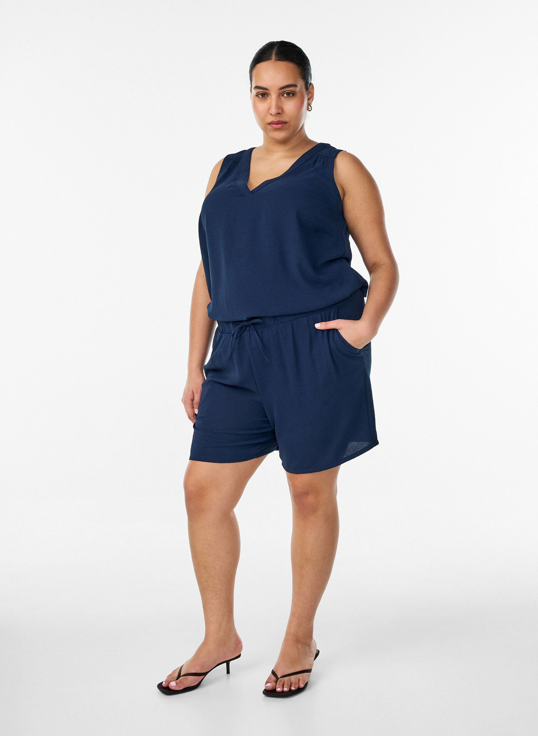 ZizziShorts med lommer og elastik i taljen, Bl&aring;, Model image number 1