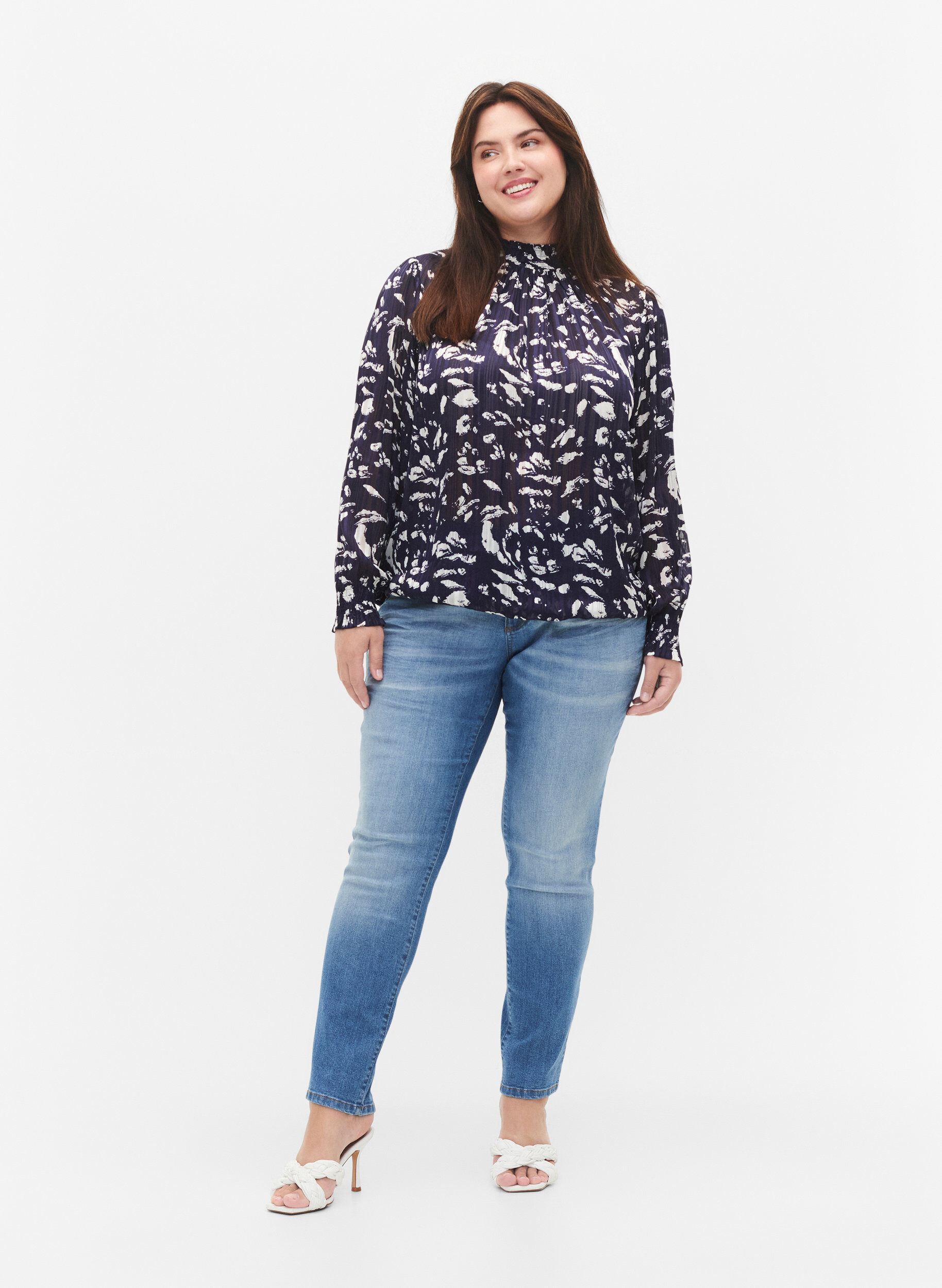 Zizzi Printet bluse med smock, Blue Leaf AOP, Model image number 2