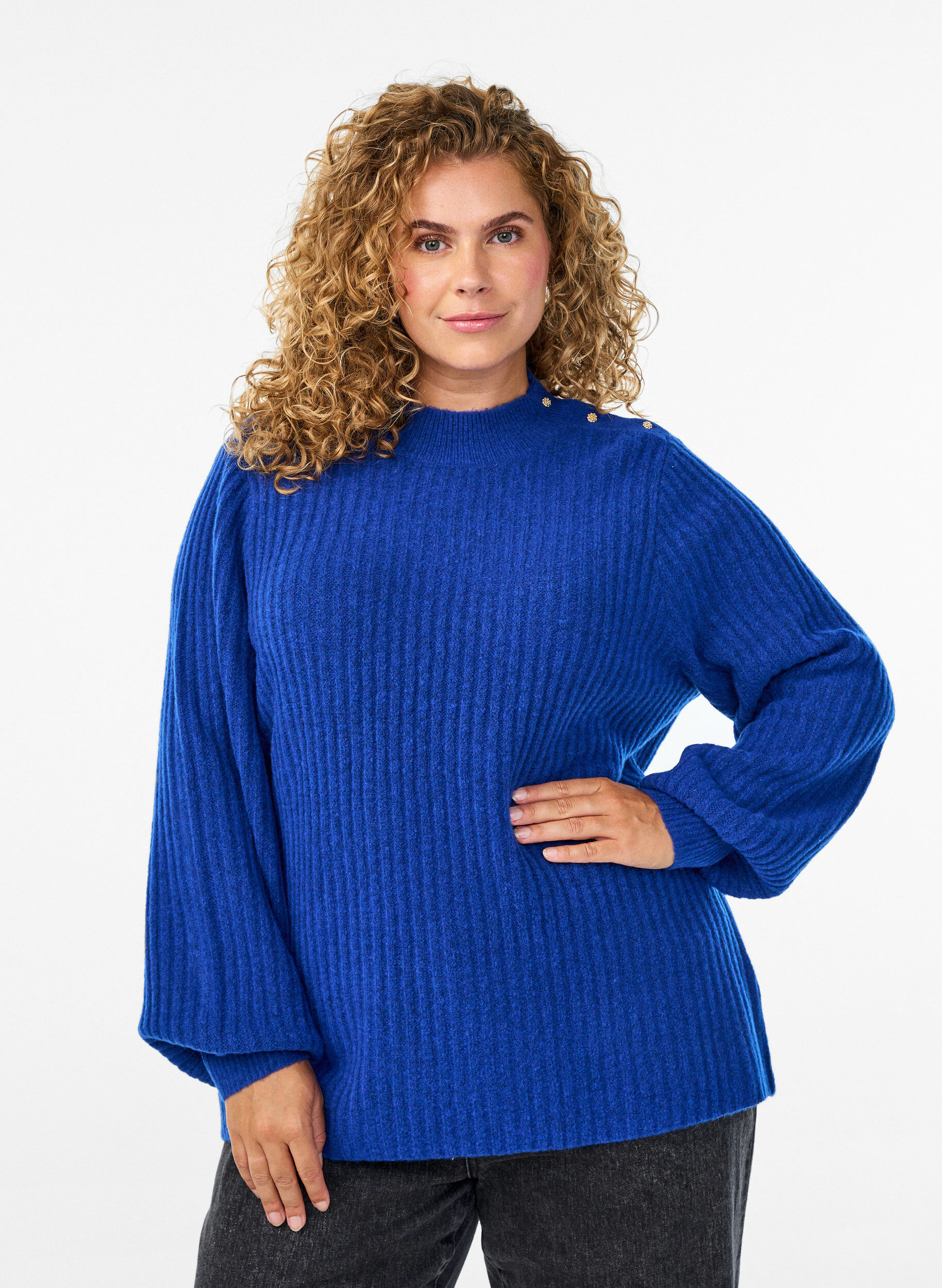 Ribstrikket sweater med ballon&aelig;rmer og knapper, Bl&aring;, Model