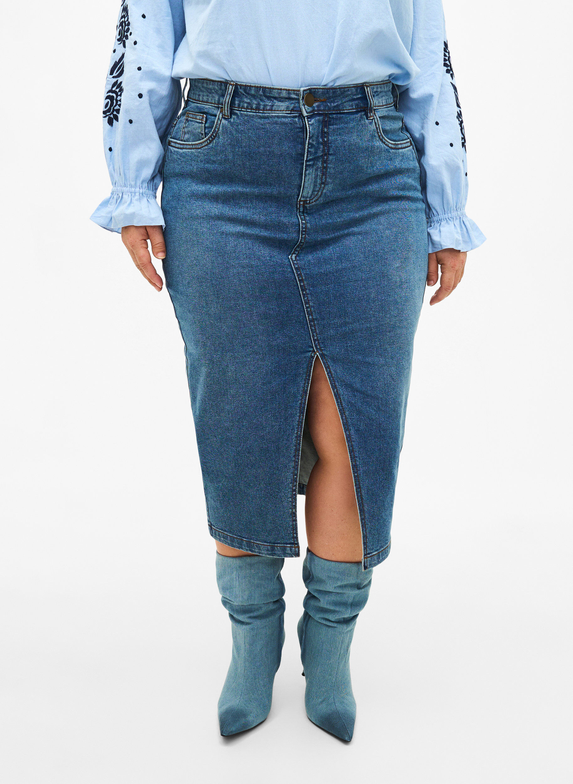 Zizzi Denim nederdel med slids foran, Blue denim, Model image number 2