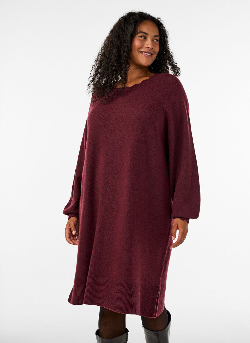 Kort strikkjole med b&oslash;lgede kanter og slidser, R&oslash;d, Model image number 0