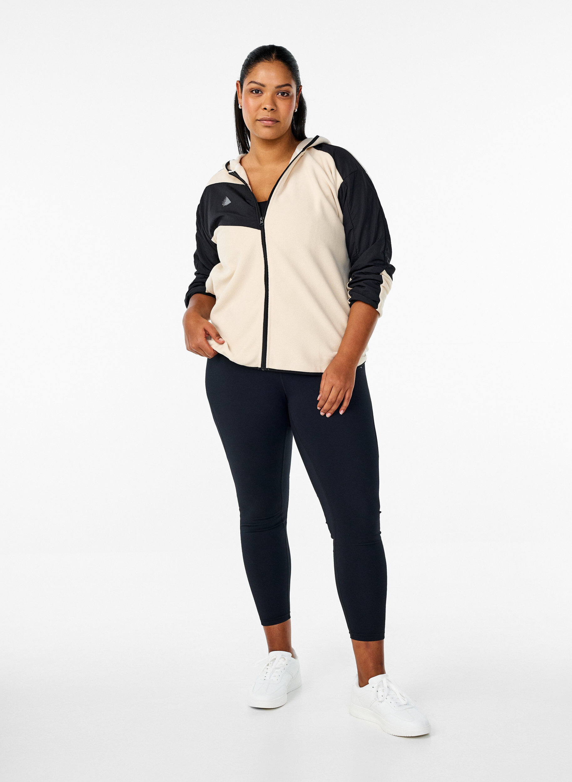 Zizzi Fleecejakke med h&aelig;tte og lommer, Beige, Model image number 1