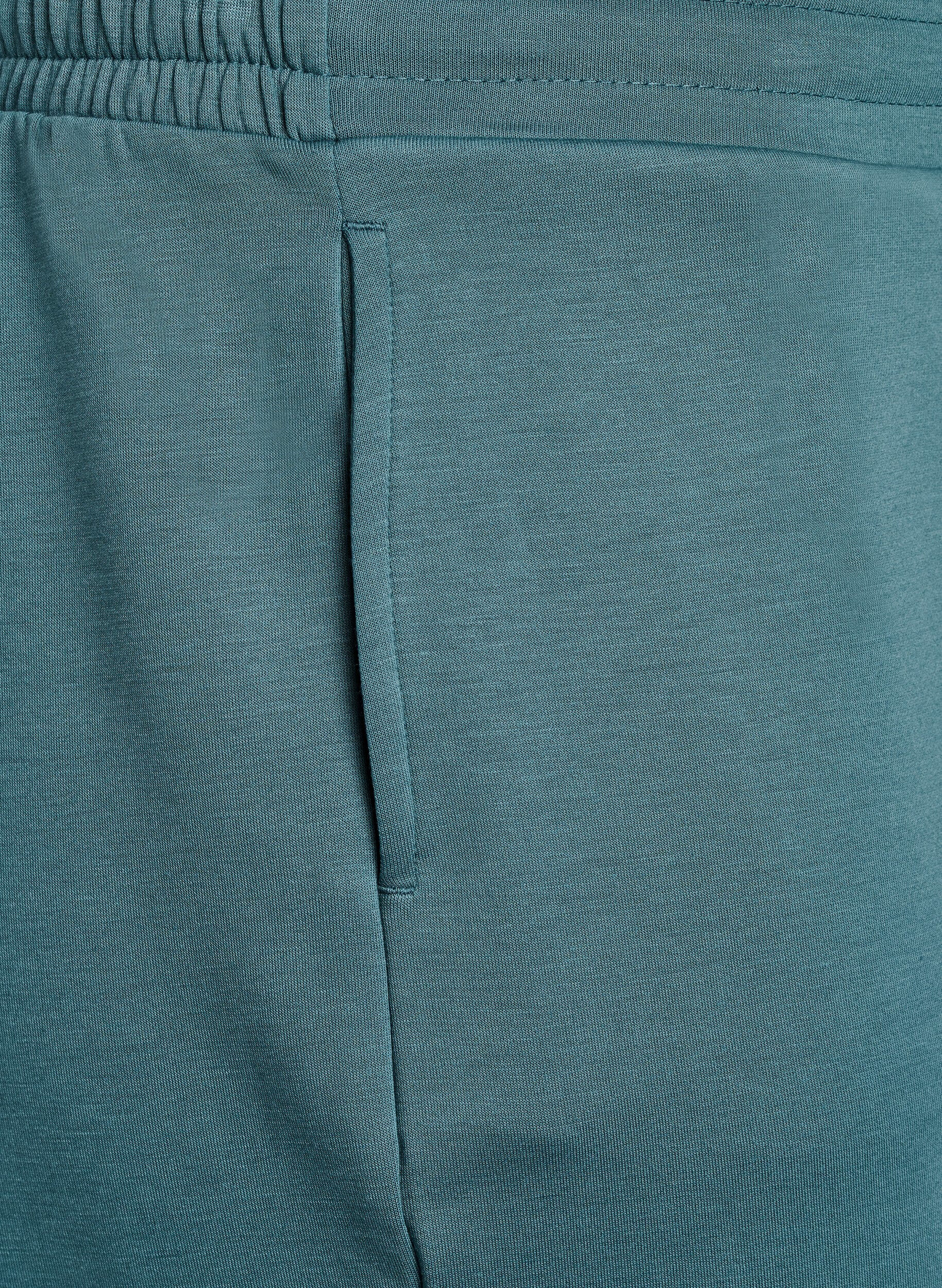 Zizzi Shorts i modal-mix med lommer, Gr&oslash;n, Packshot image number 2