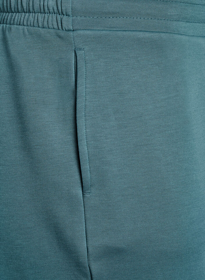 Shorts i modal-mix med lommer, Grøn, Packshot image number 2