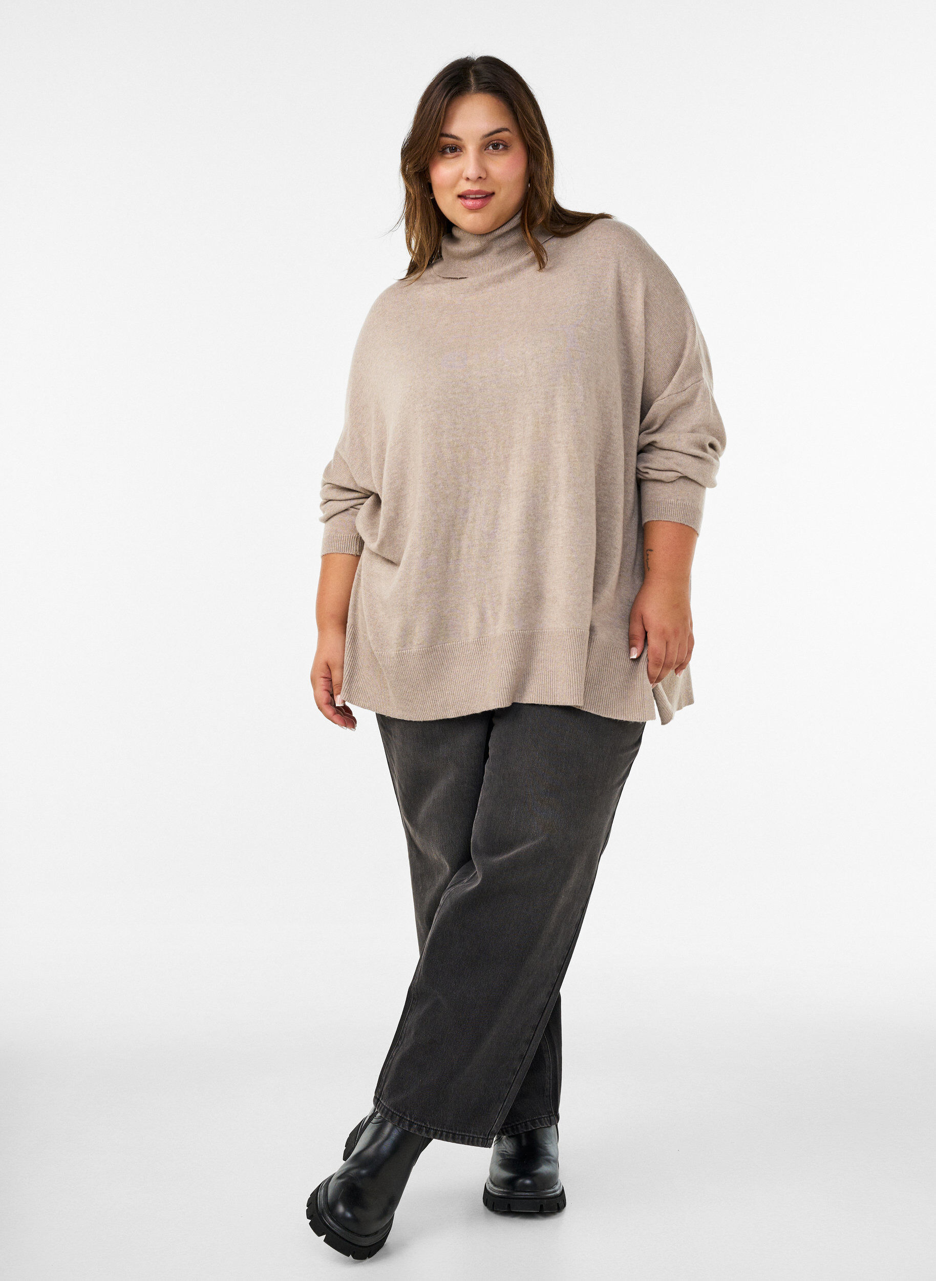 ZizziStrikbluse med rullekrave og l&oslash;s pasform, Beige, Model image number 1