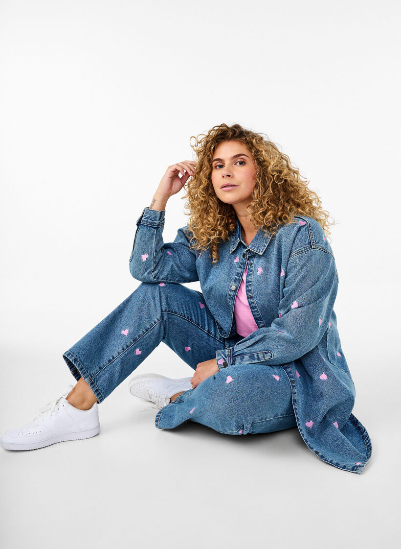 Løs denimskjorte med broderede hjerter, Light Blue Heart, Image image number 0