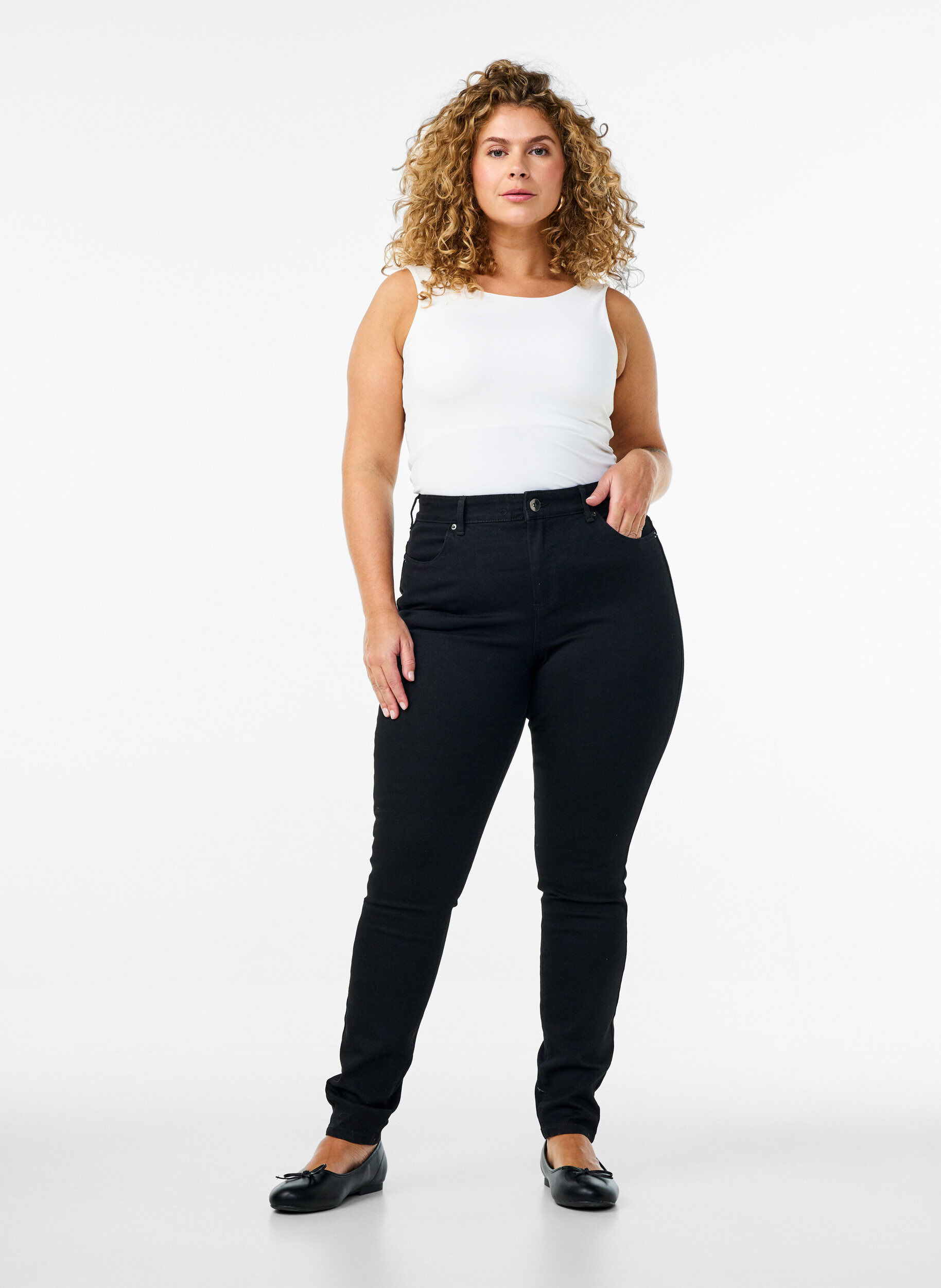 Amy jeans med h&oslash;j talje og super slim fit, Sort, Model