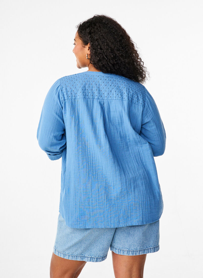 Bluse i bomuld med broderi anglaise og 3/4 ærmer, Riverside, Model image number 1