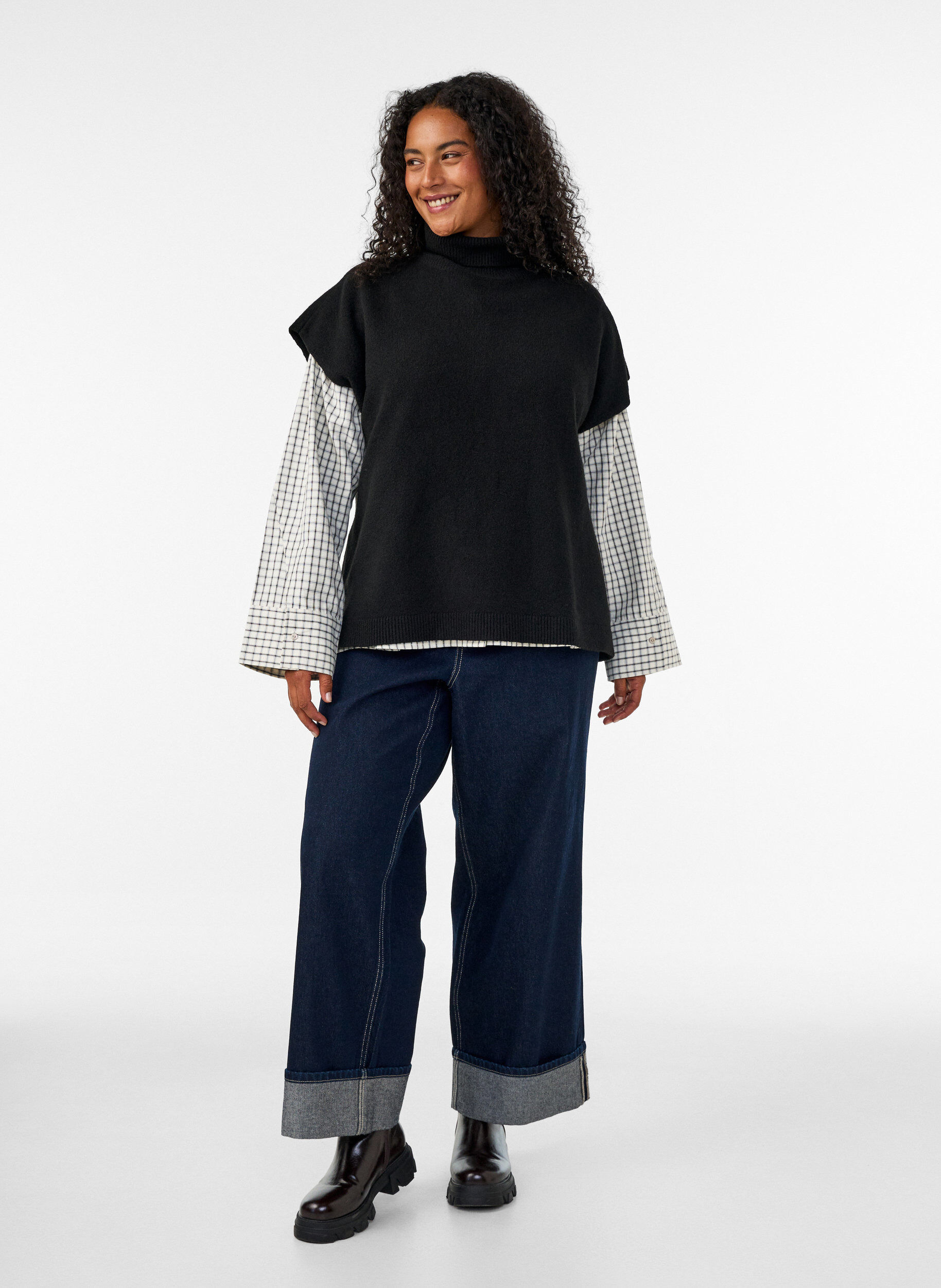 ZizziStrikvest med rullekrave, Sort, Model image number 1