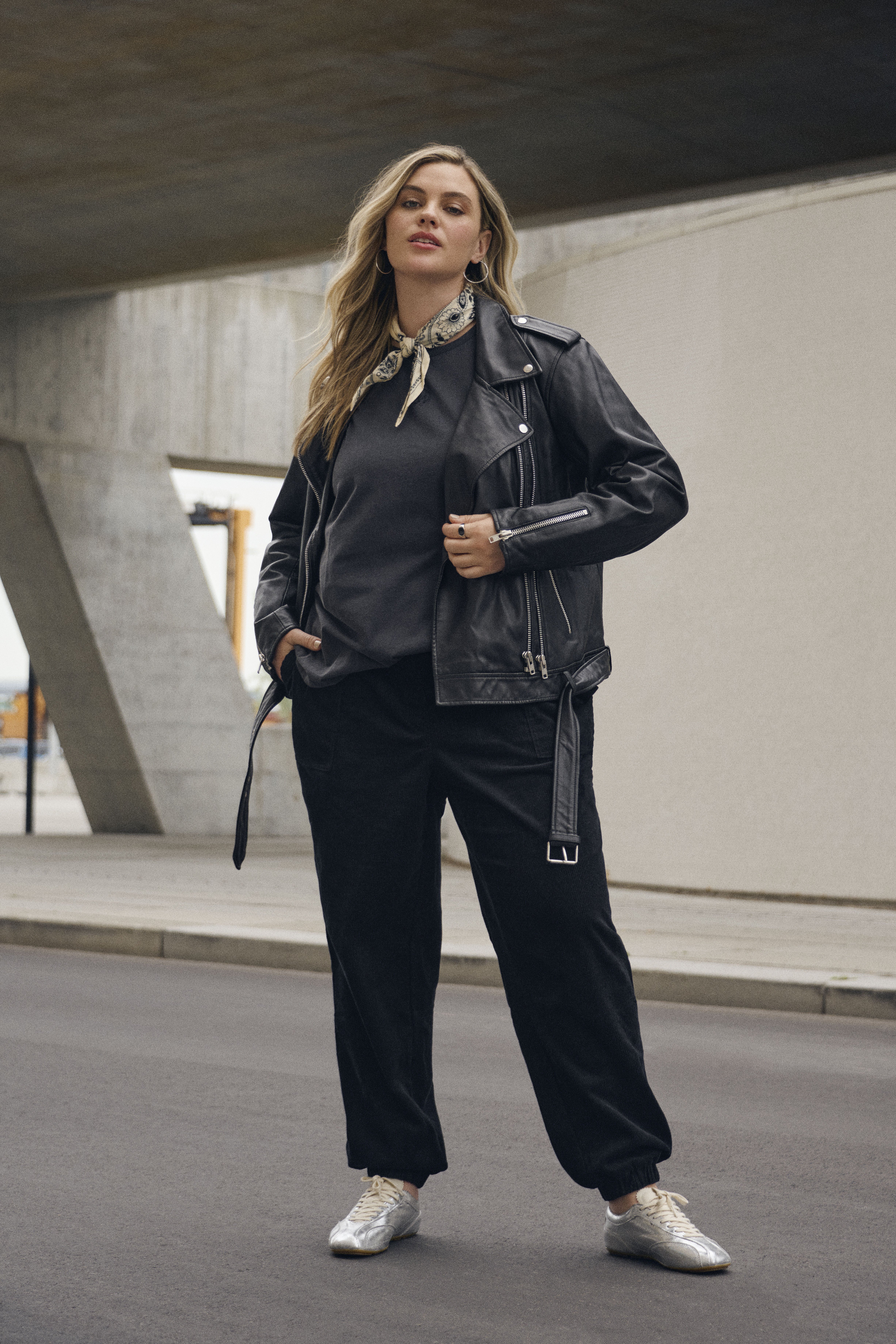 Zizzi L&aelig;derjakke, , Model