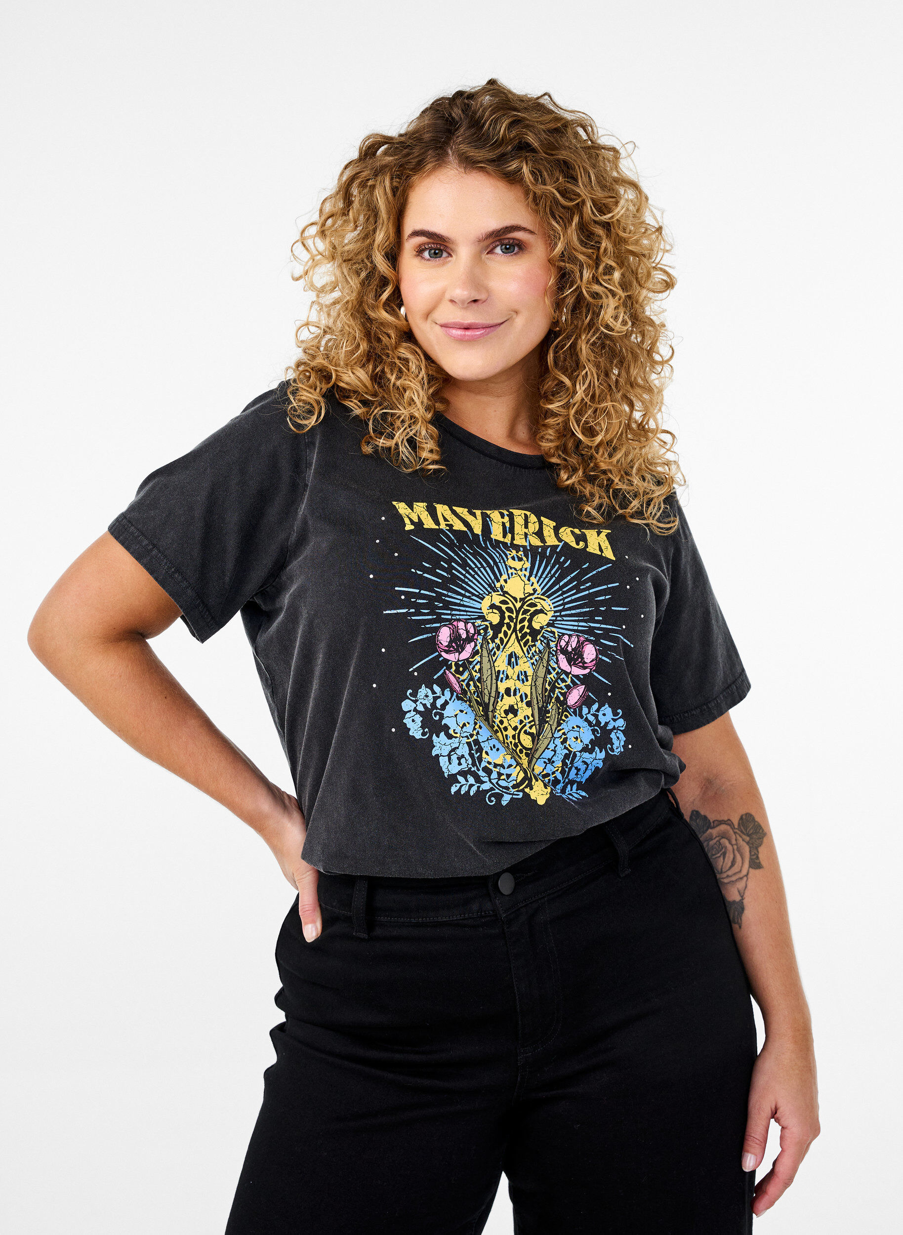 Zizzi T-shirt i &oslash;kologisk bomuld med grafisk print, Gr&aring;, Model image number 0