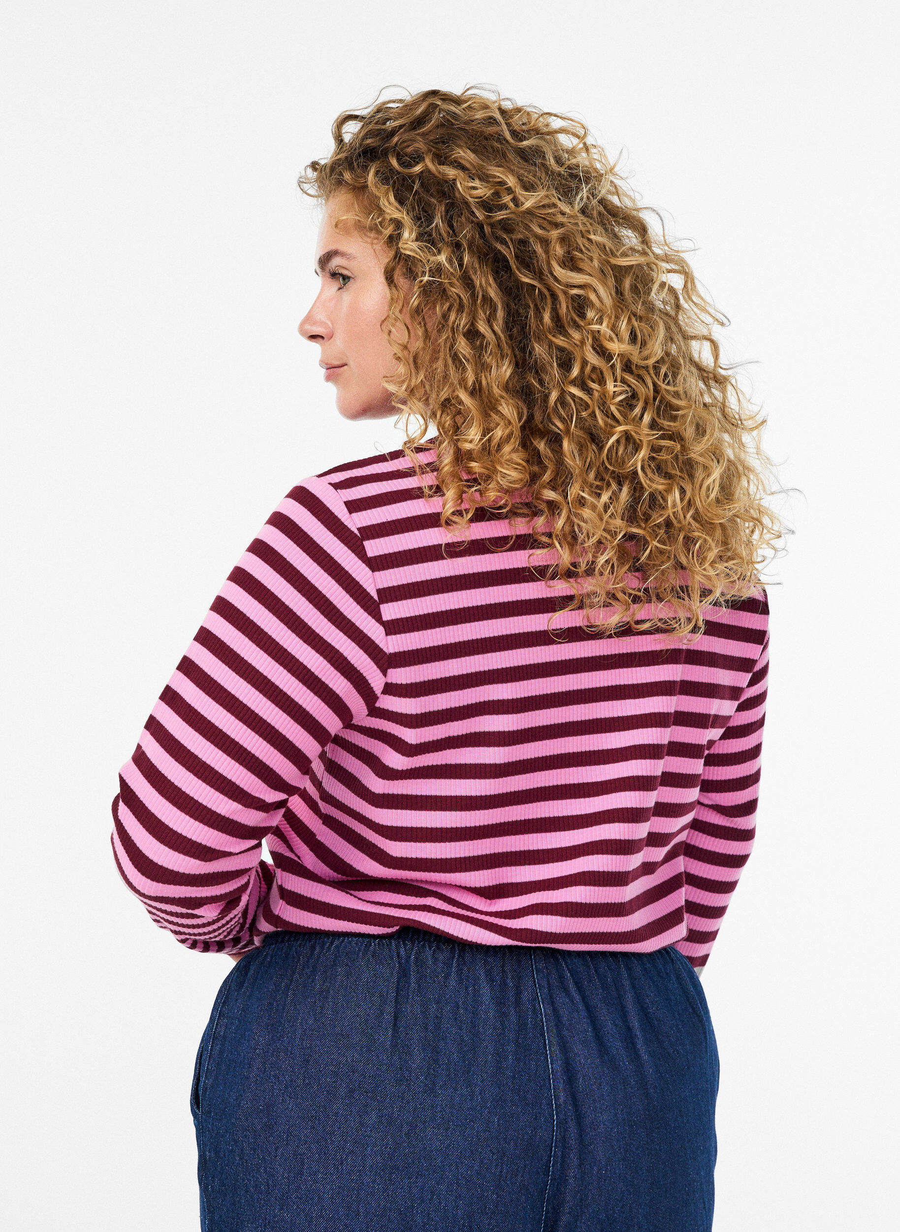 Zizzi Stribet jerseybluse med ribstruktur, Lyser&oslash;d, Model image number 2