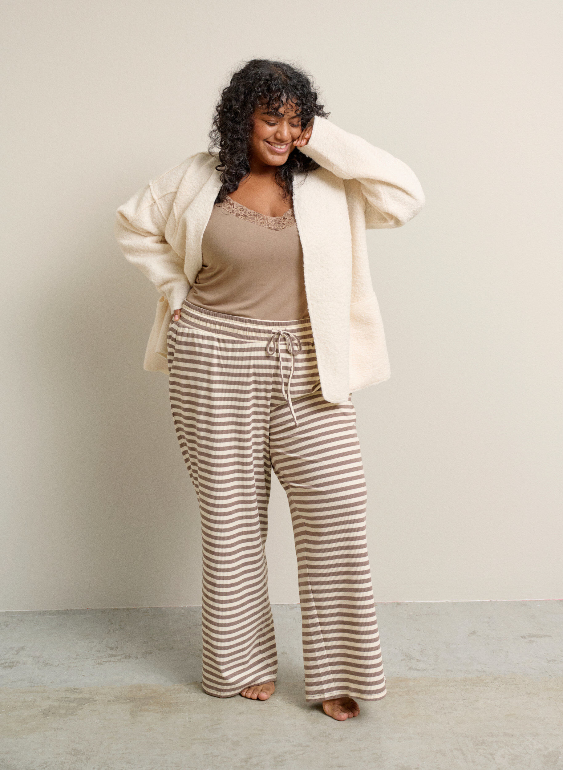 Zizzi L&oslash;s cardigan med lommer, Vanilla, Image image number 0