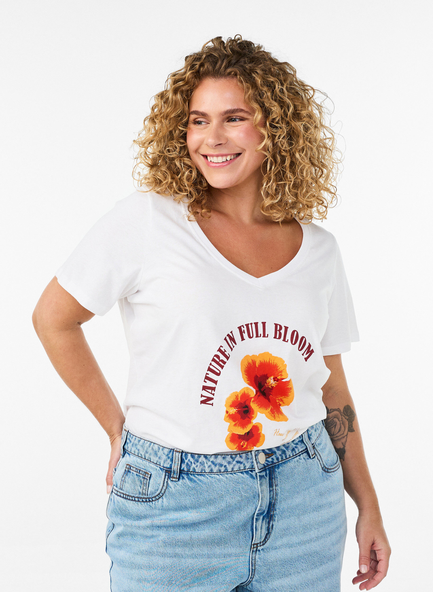 T-shirt i bomuld med frontprint og V-hals, Hvid, Model