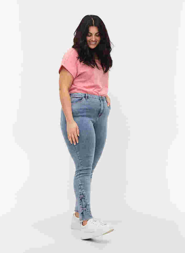 Cropped Amy jeans med sløjfer, Light blue, Model image number 0