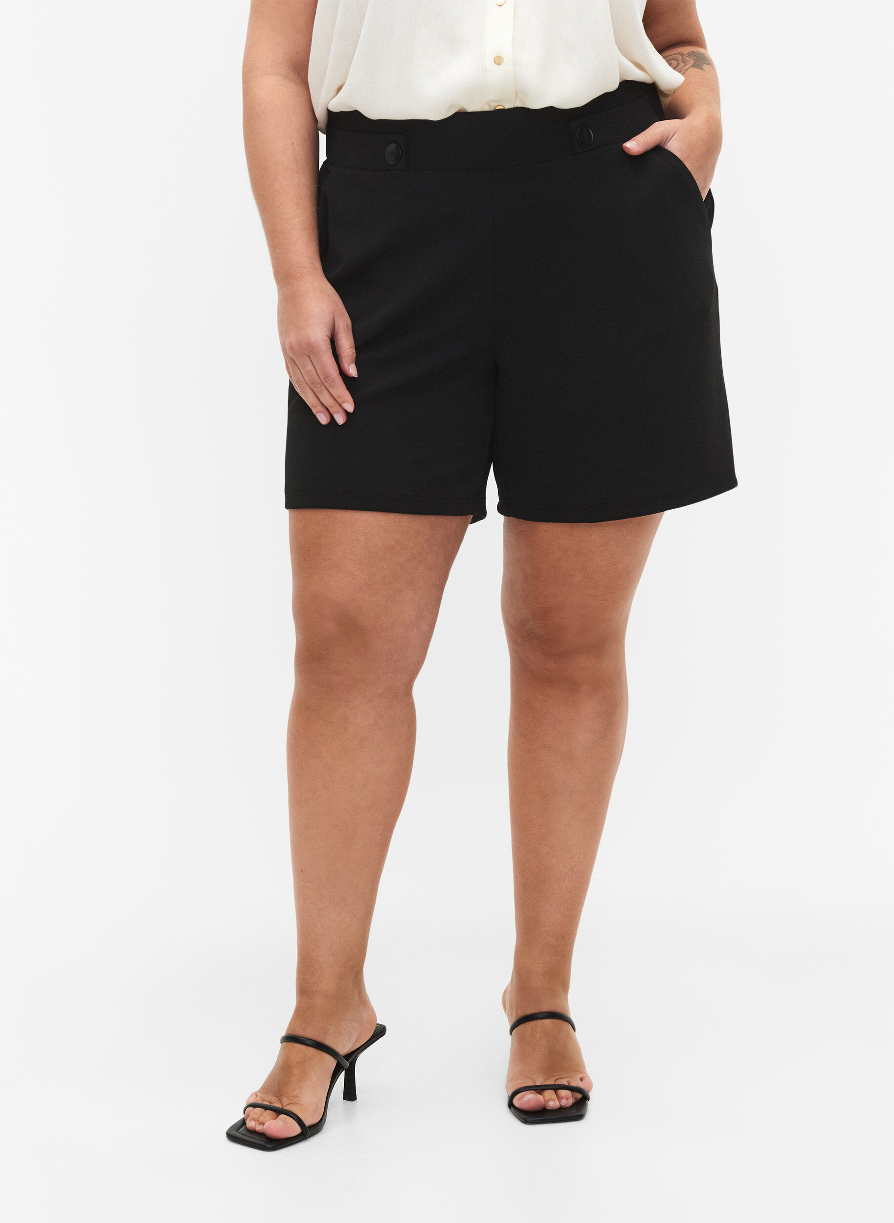 ZizziShorts med lommer og l&oslash;s pasform, Sort, Model image number 4