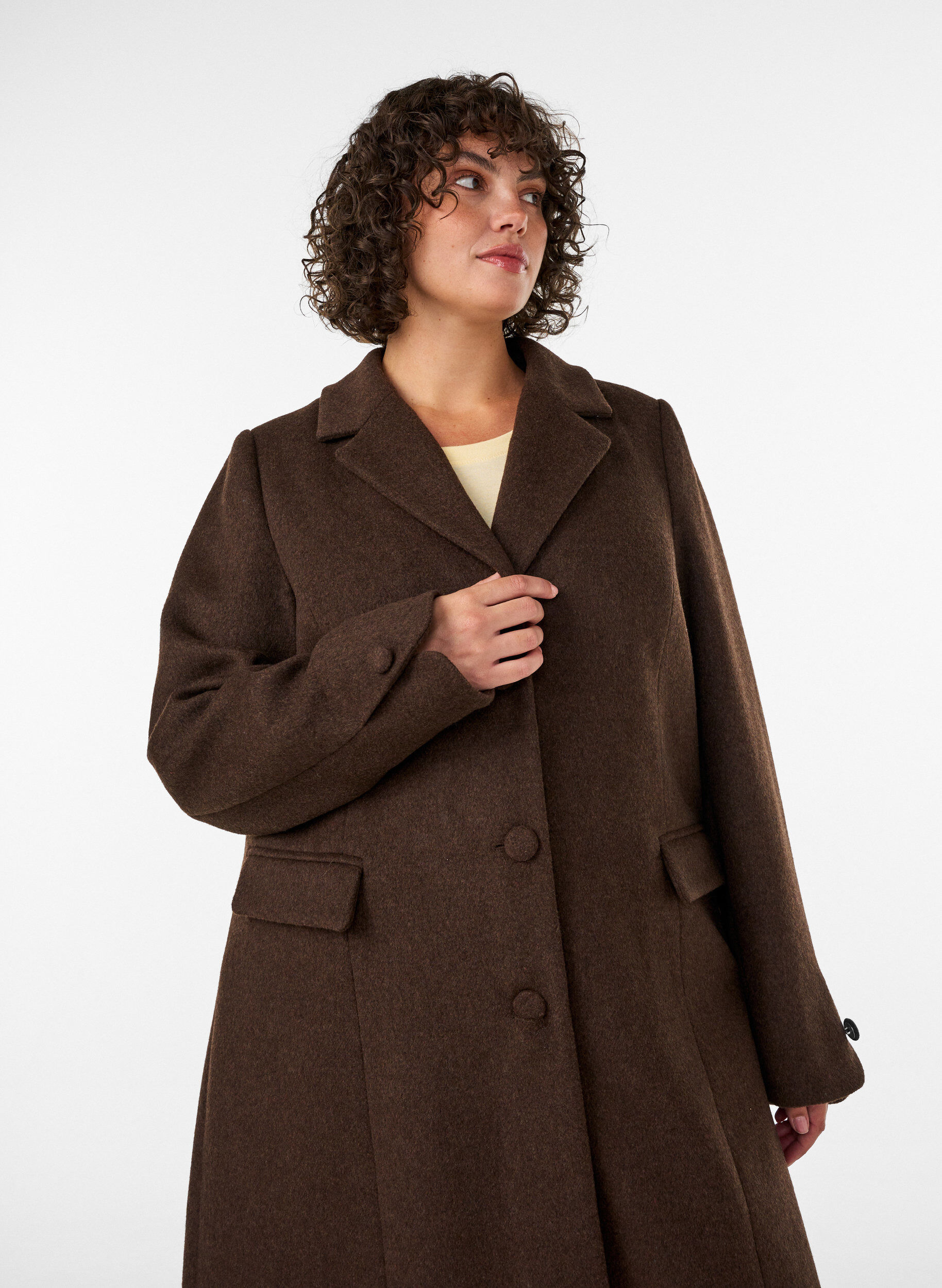 ZizziFrakke i uldblanding med revers og knapper, Brun, Model image number 3