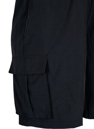 Højtaljede shorts med cargolommer, Black, Packshot image number 2