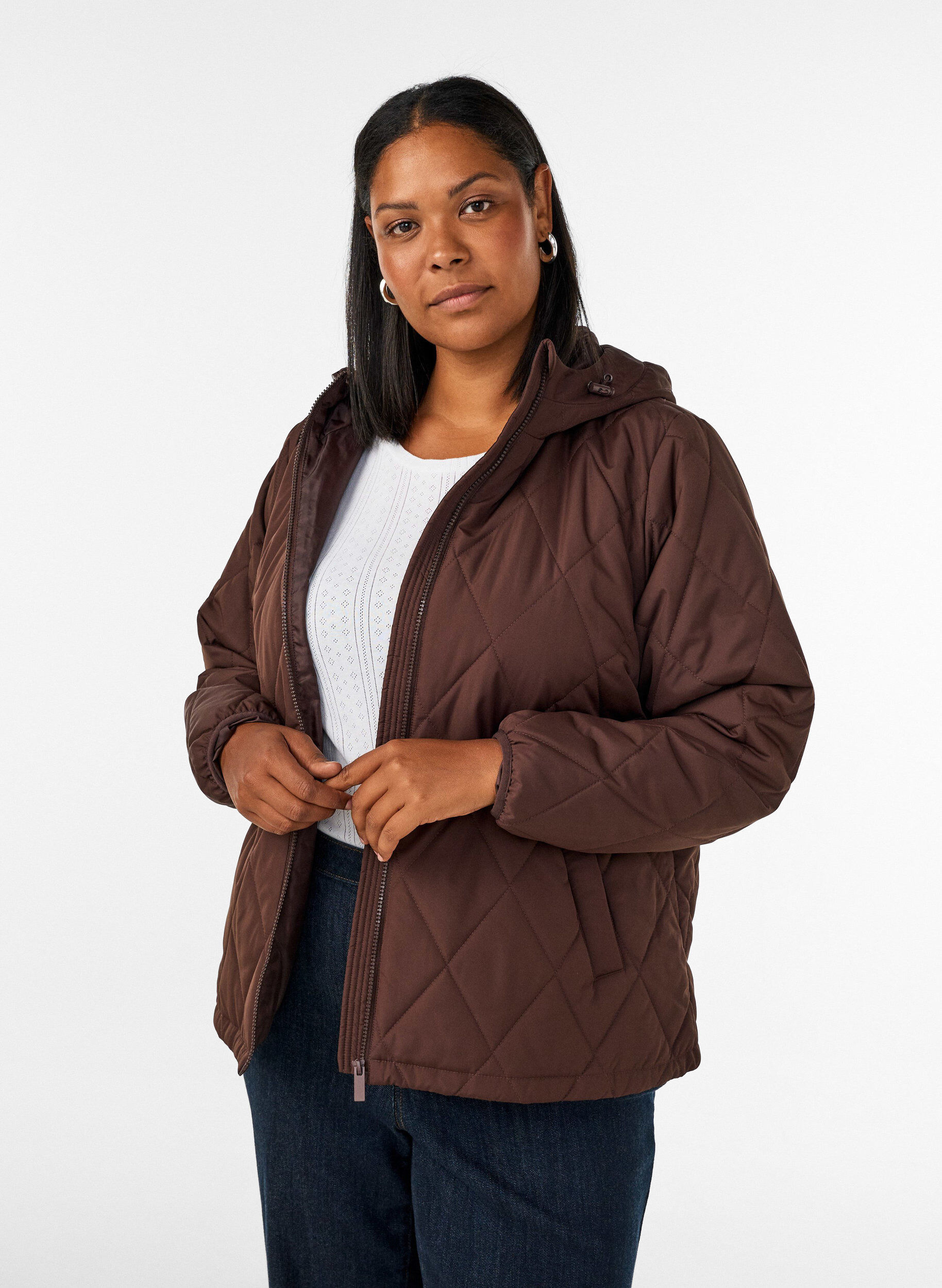 Let vatteret jakke med diamantquilt, Brun, Model