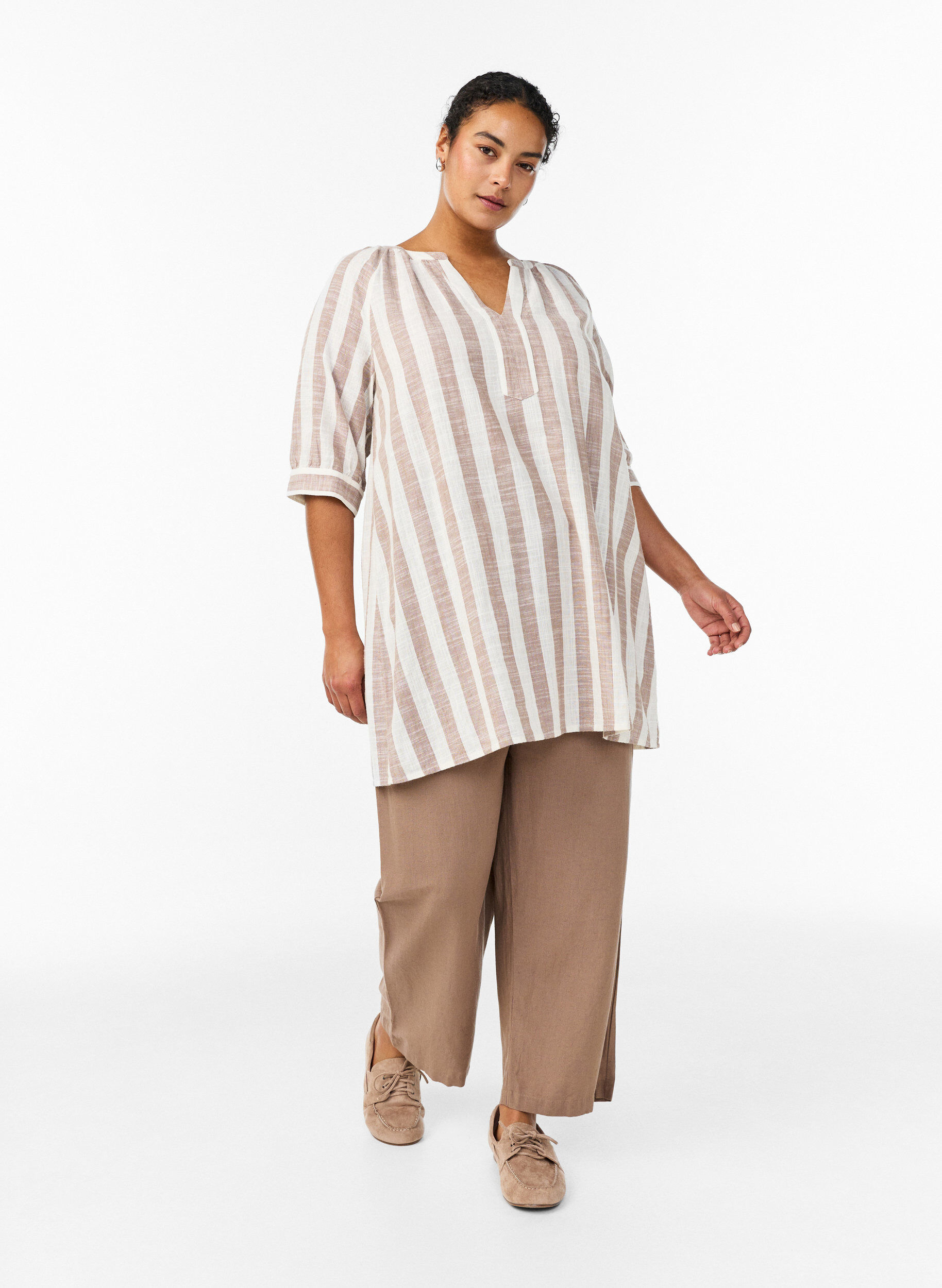 ZizziTunika i bomuld med V-udsk&aelig;ring, Beige, Model image number 1