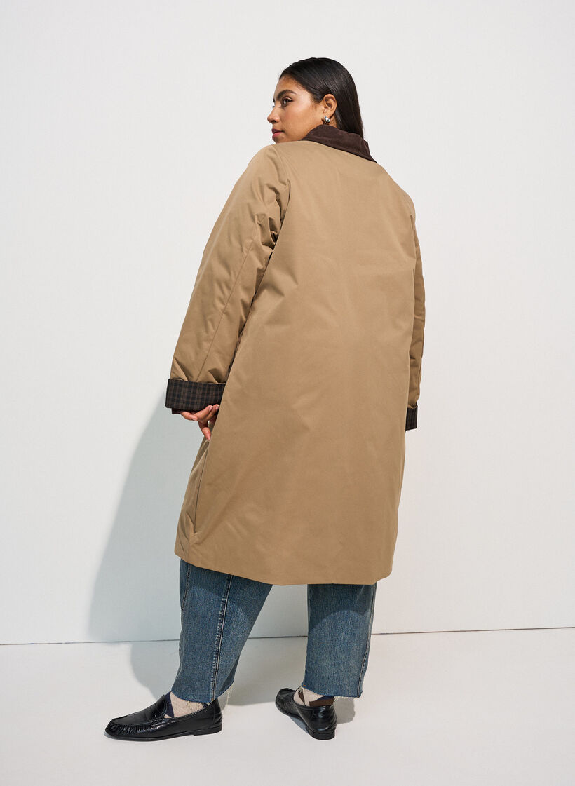 Mellemlang jakke med fl&oslash;jlskrave, Beige, Model