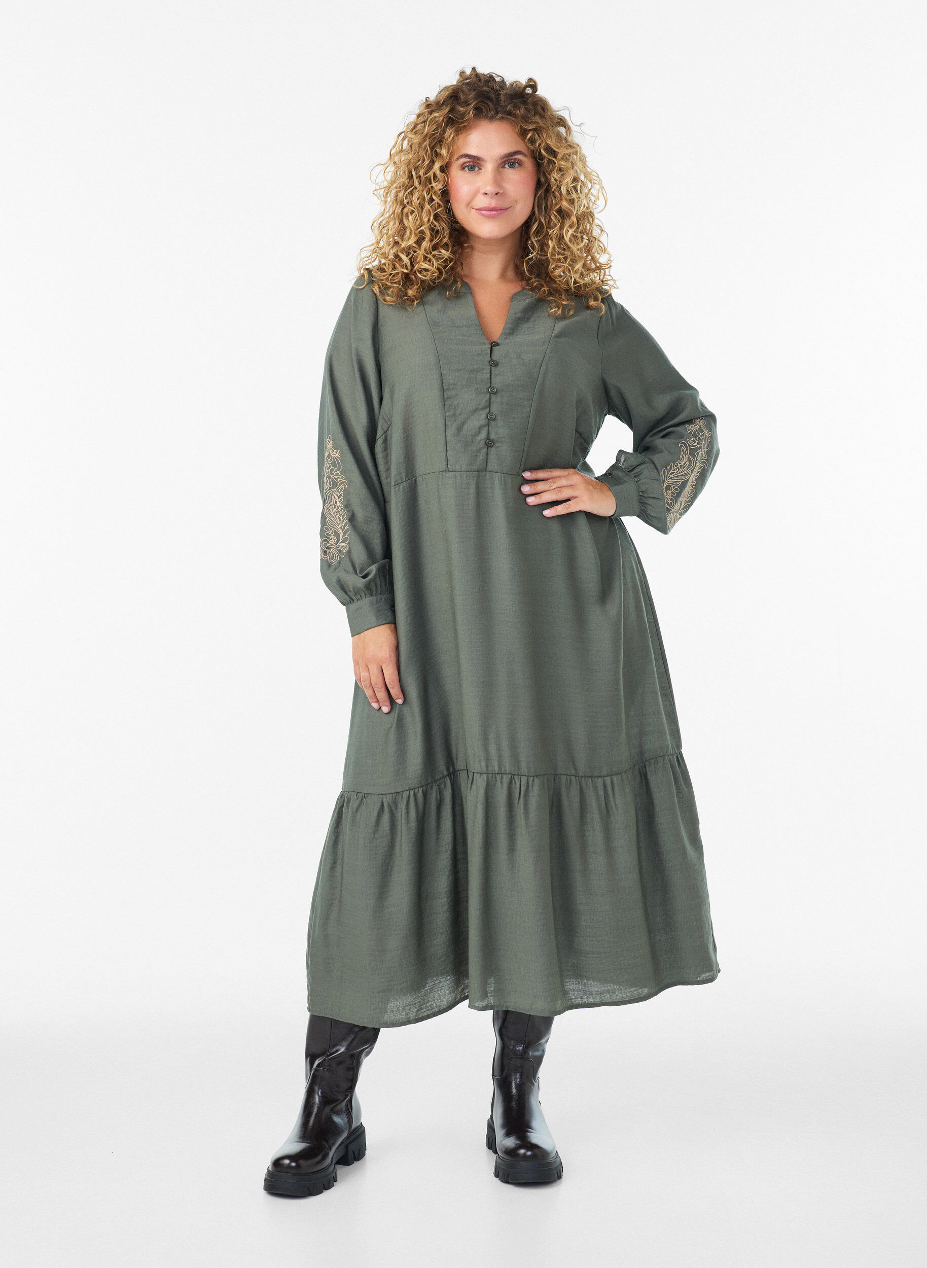 Viskosekjole med broderi og fl&aelig;selag, Gr&oslash;n, Model