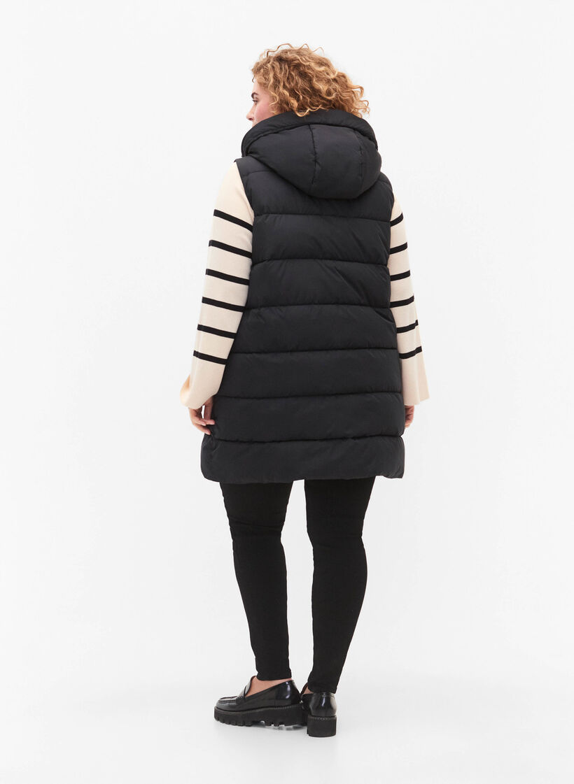 Lang vest med h&aelig;tte og lommer, Sort, Model image number 2