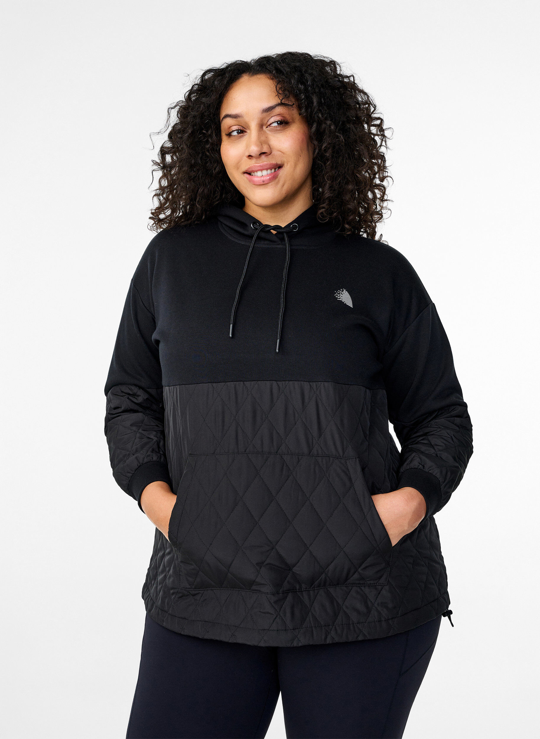 Zizzi Sweatshirt med h&aelig;tte og quilt, Black, Model image number 0