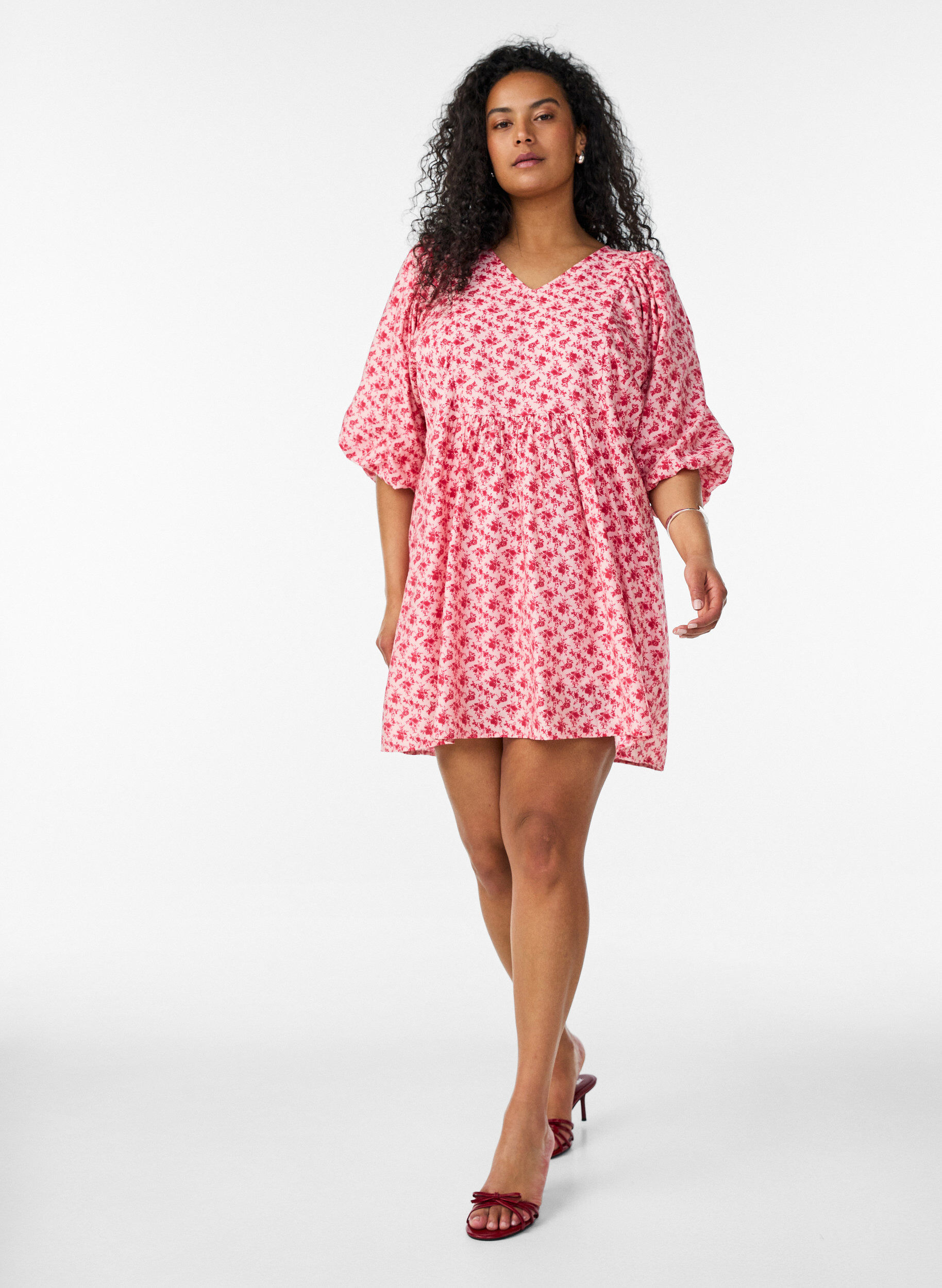 ZizziKort kjole i viskose med empire-snit og ballon&aelig;rmer, R&oslash;d, Model image number 1