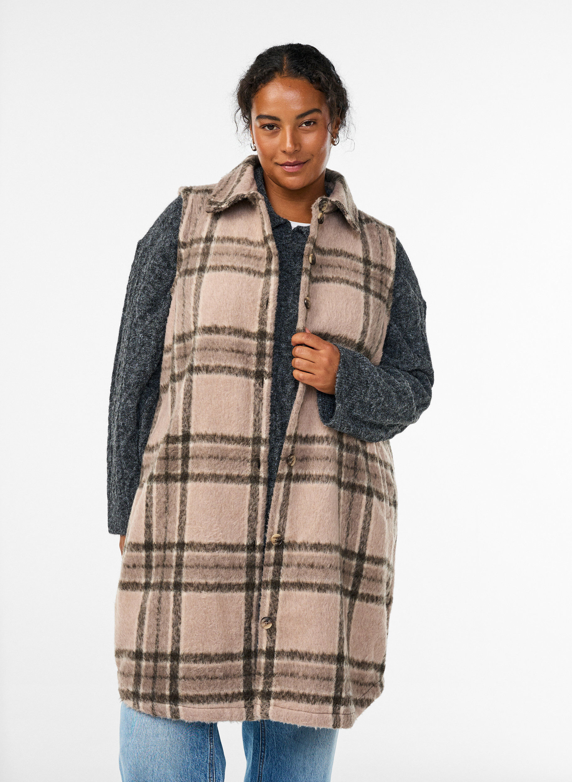 Lang ternet vest i b&oslash;rstet kvalitet, Beige, Model