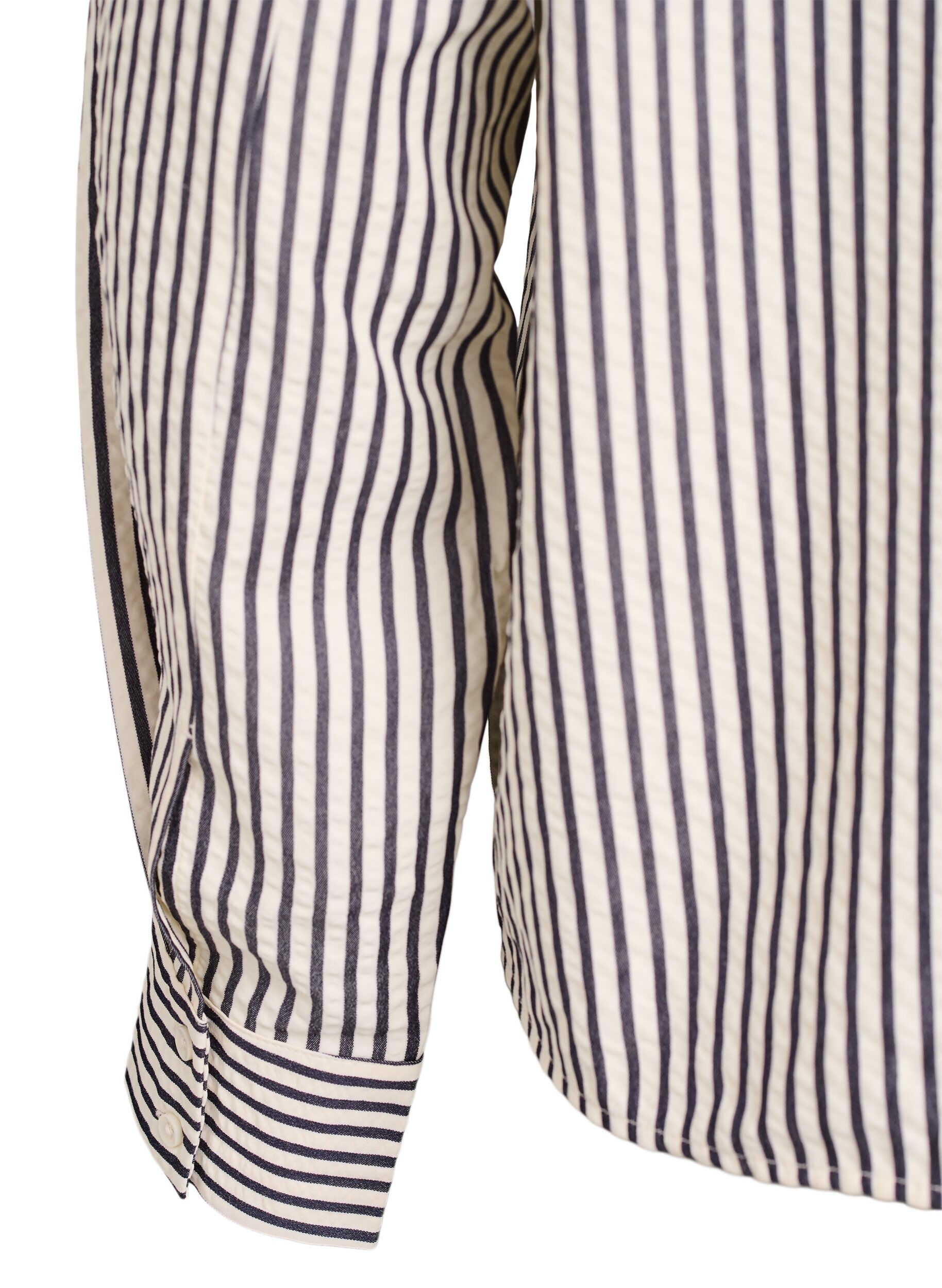 Zizzi Stribet skjorte med knapdetalje p&aring; ryggen, Sort, Packshot image number 4