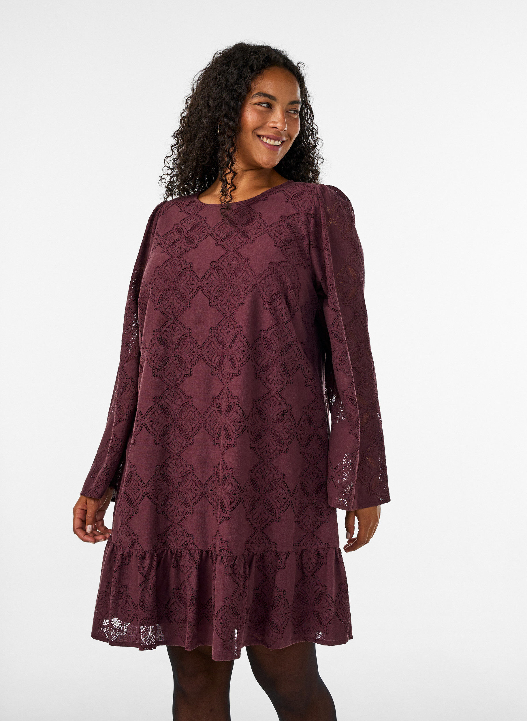 ZizziBlondekjole med lange &aelig;rmer og fl&aelig;sekant, M&oslash;rk Bordeaux, Model image number 0