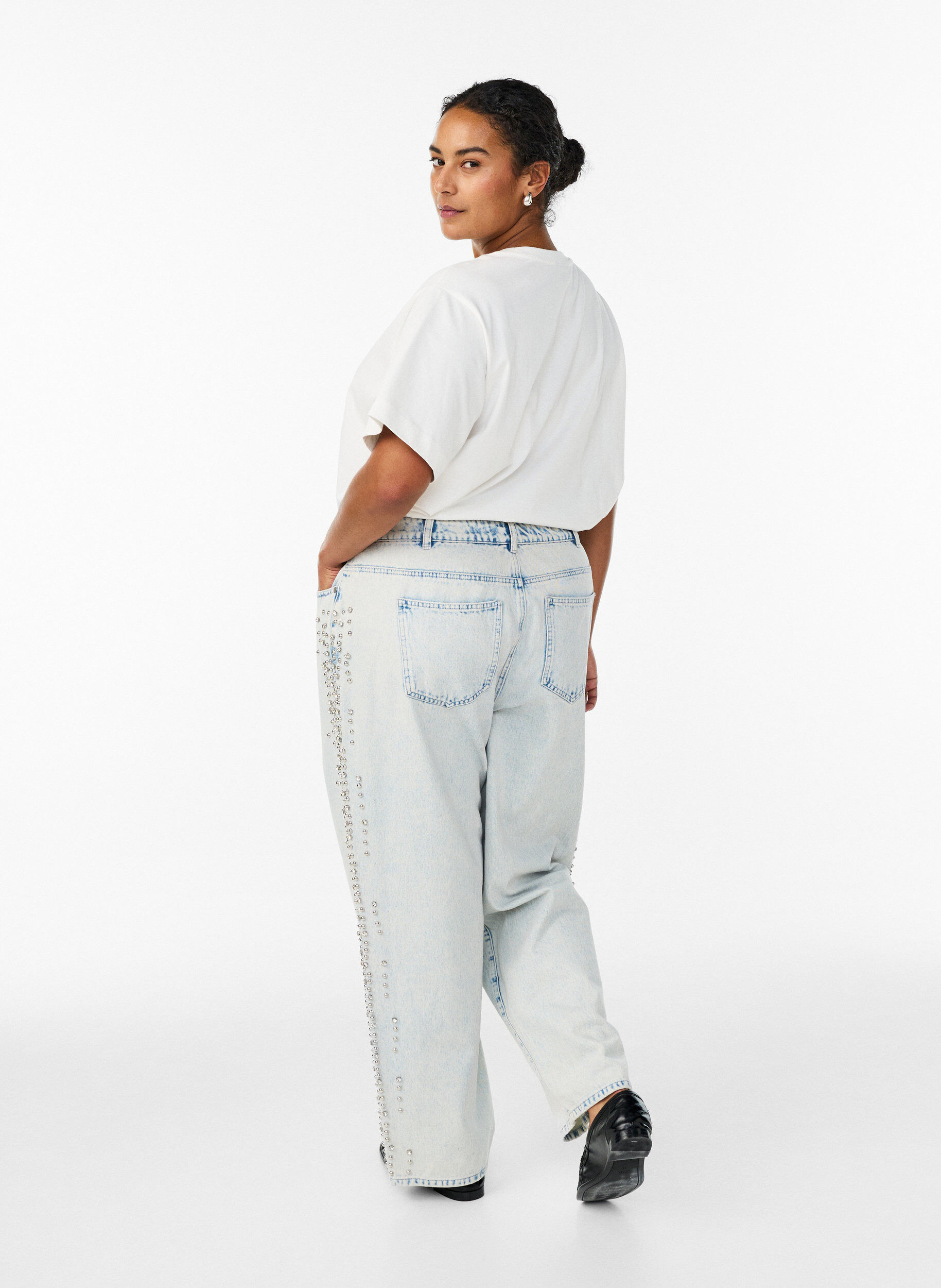 Zizzi Kiana jeans med dekorative detaljer langs siderne, Bl&aring;, Model image number 1