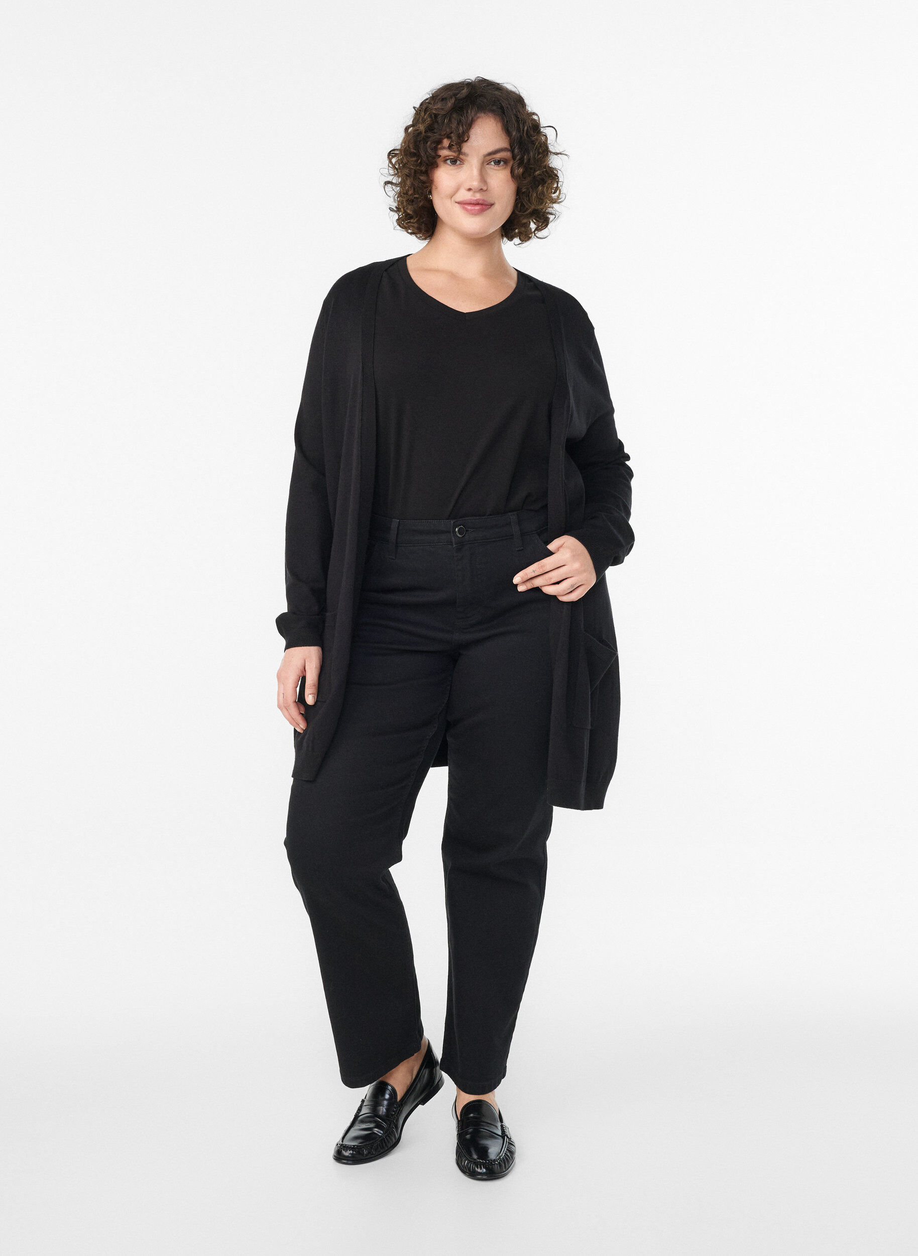 Zizzi Lang strikcardigan i viskosemix, Sort, Model image number 1