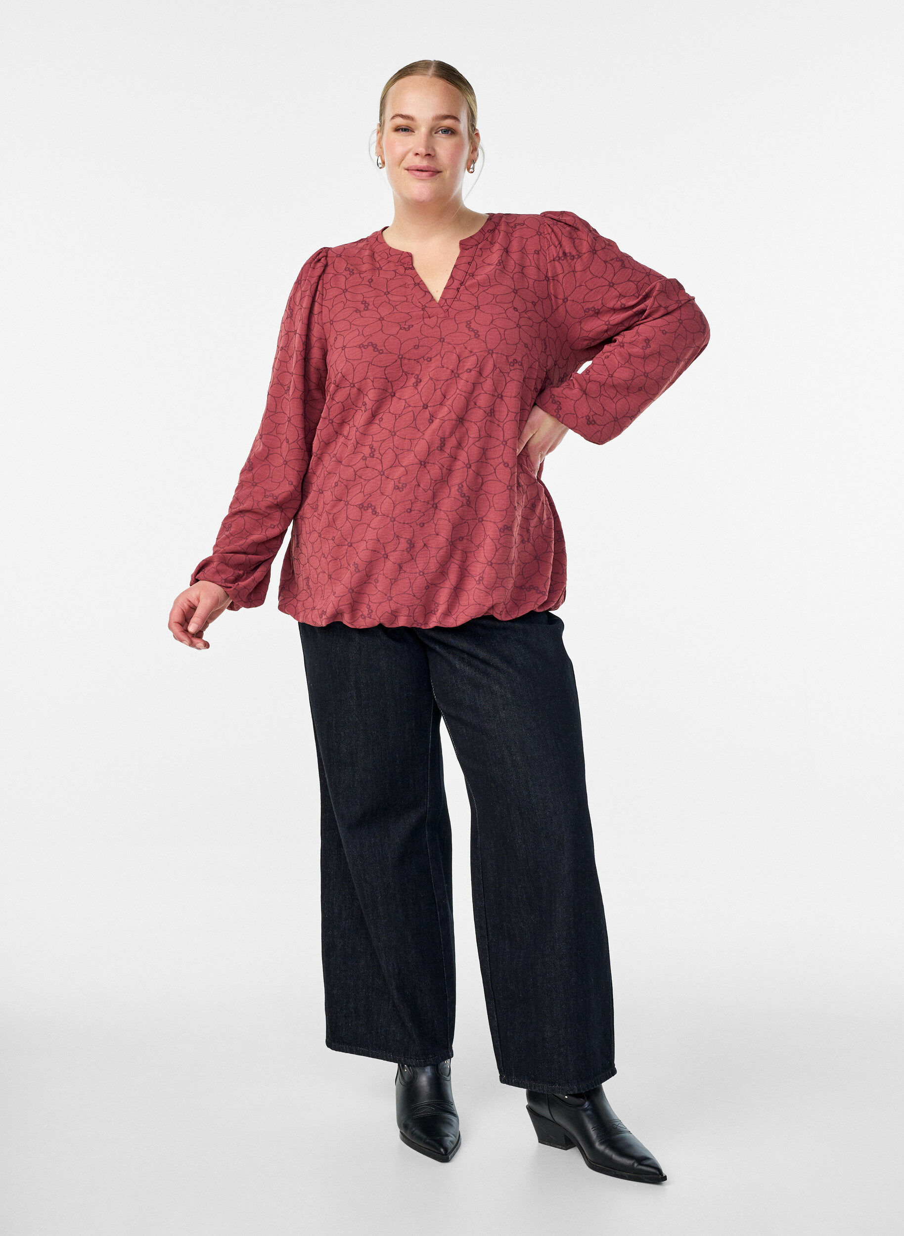 Zizzi Lang&aelig;rmet bluse med broderet blomsterm&oslash;nster, Lyser&oslash;d, Model image number 1