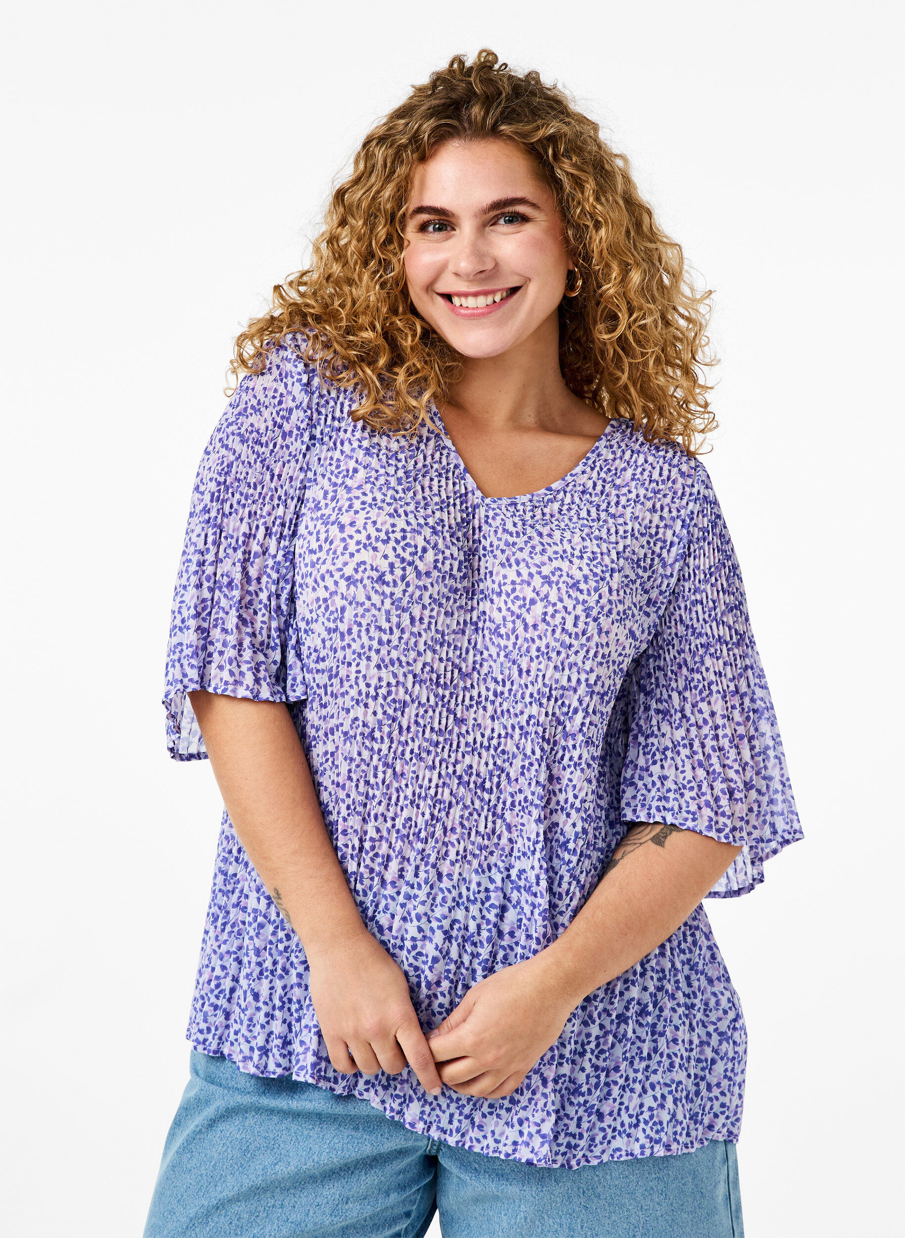 Zizzi Blomstret bluse i pliss&eacute; , Small Flower AOP, Model image number 0