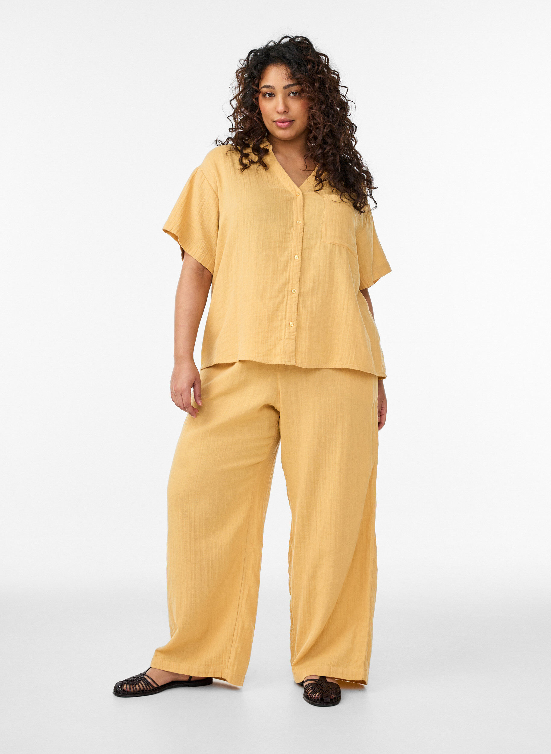 ZizziSkjortebluse i bomuldsmusselin med korte &aelig;rmer, Gul, Model image number 1