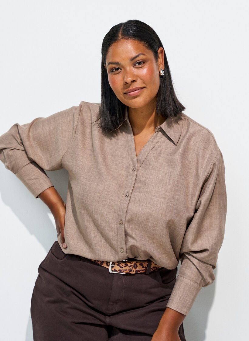 L&oslash;s skjorte med V-udsk&aelig;ring, Brun, Model image number 0