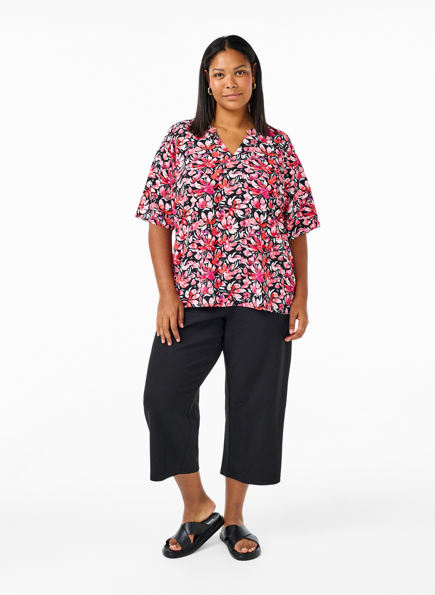 Zizzi V-hals bluse med blomsterprint, Black Flower AOP, Model image number 2