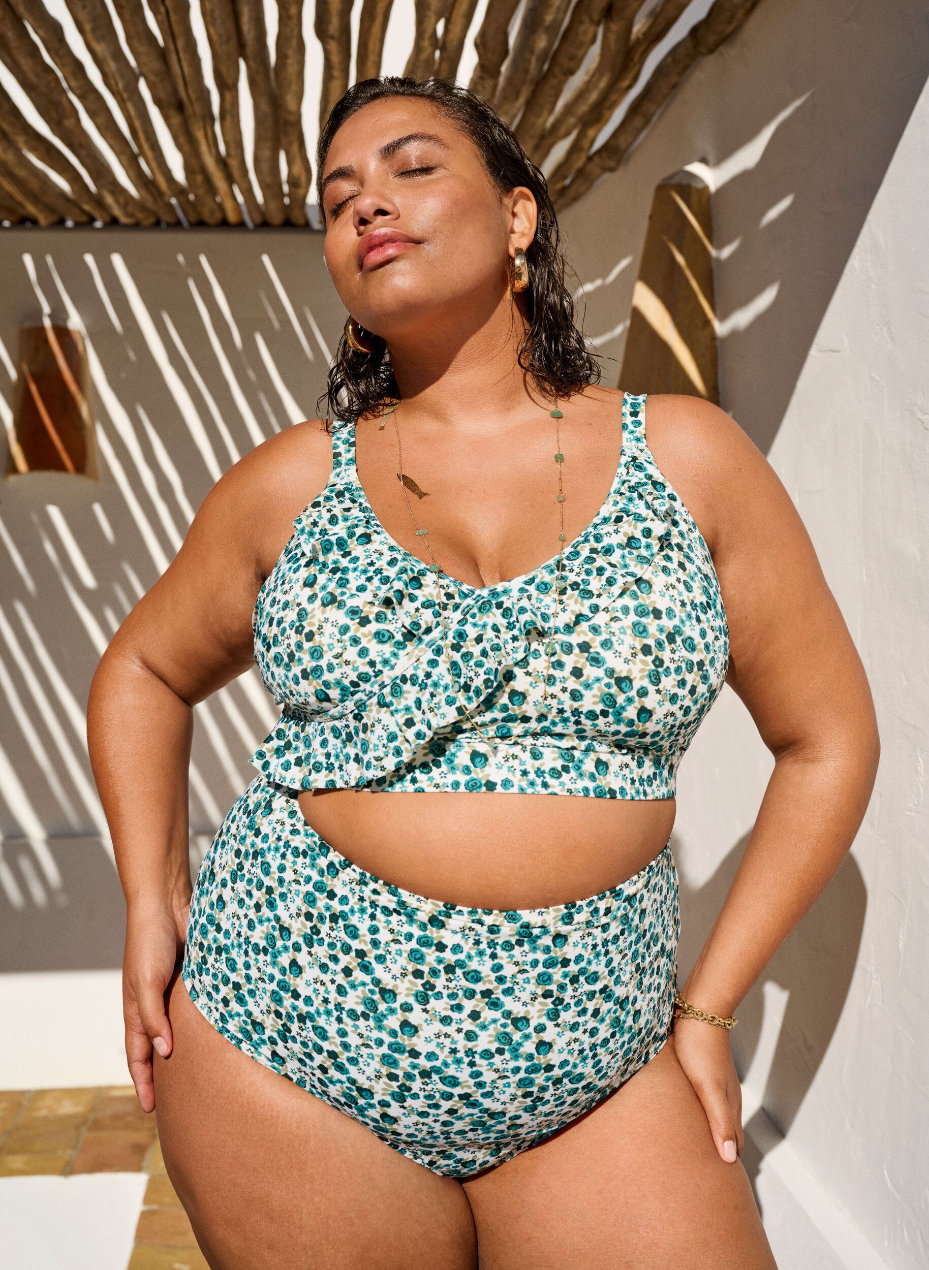 Zizzi Blomstret bikini bh med fl&aelig;sedetaljer, Gr&oslash;n, Image image number 0